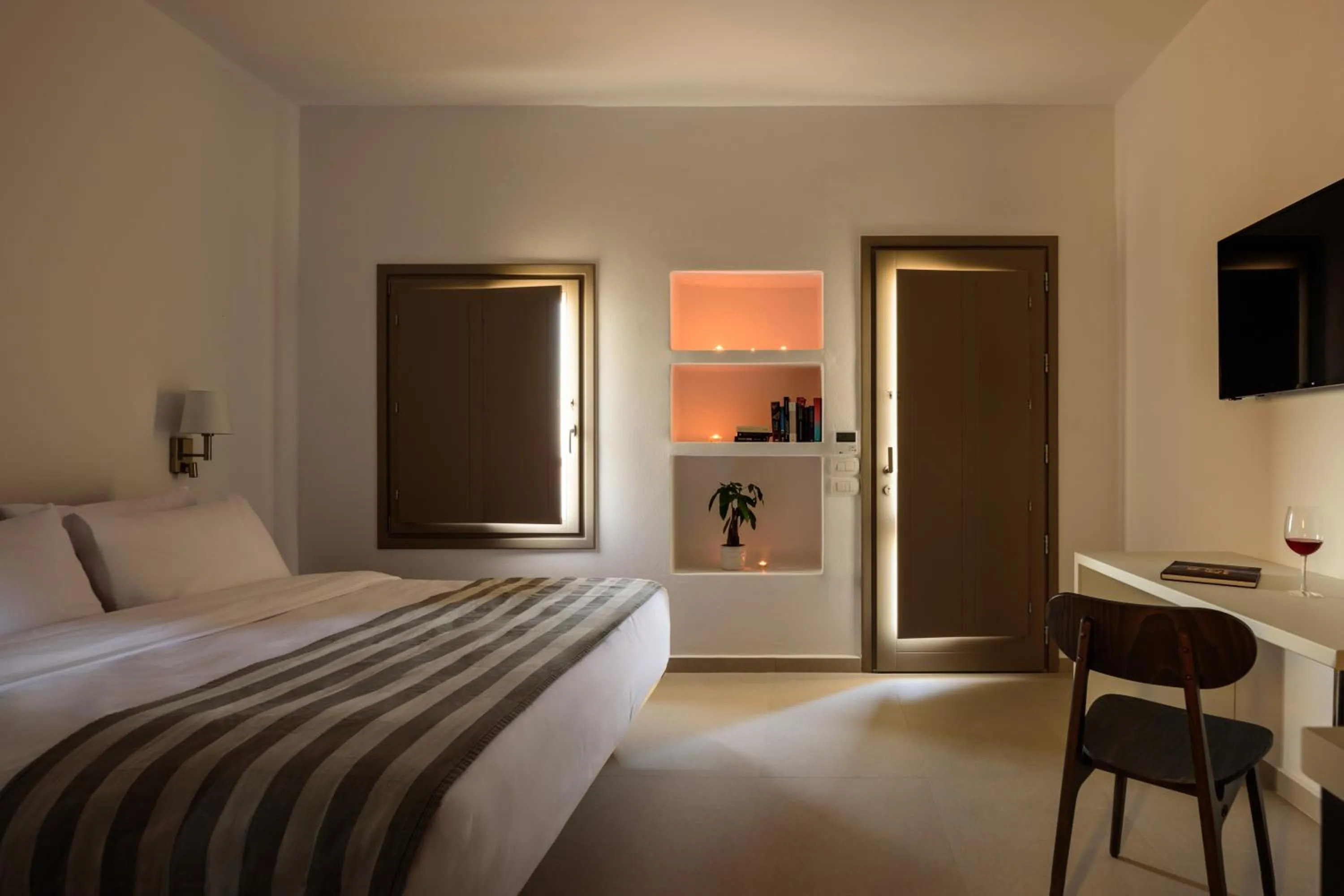 TV and multimedia, Bed in Kalestesia Suites