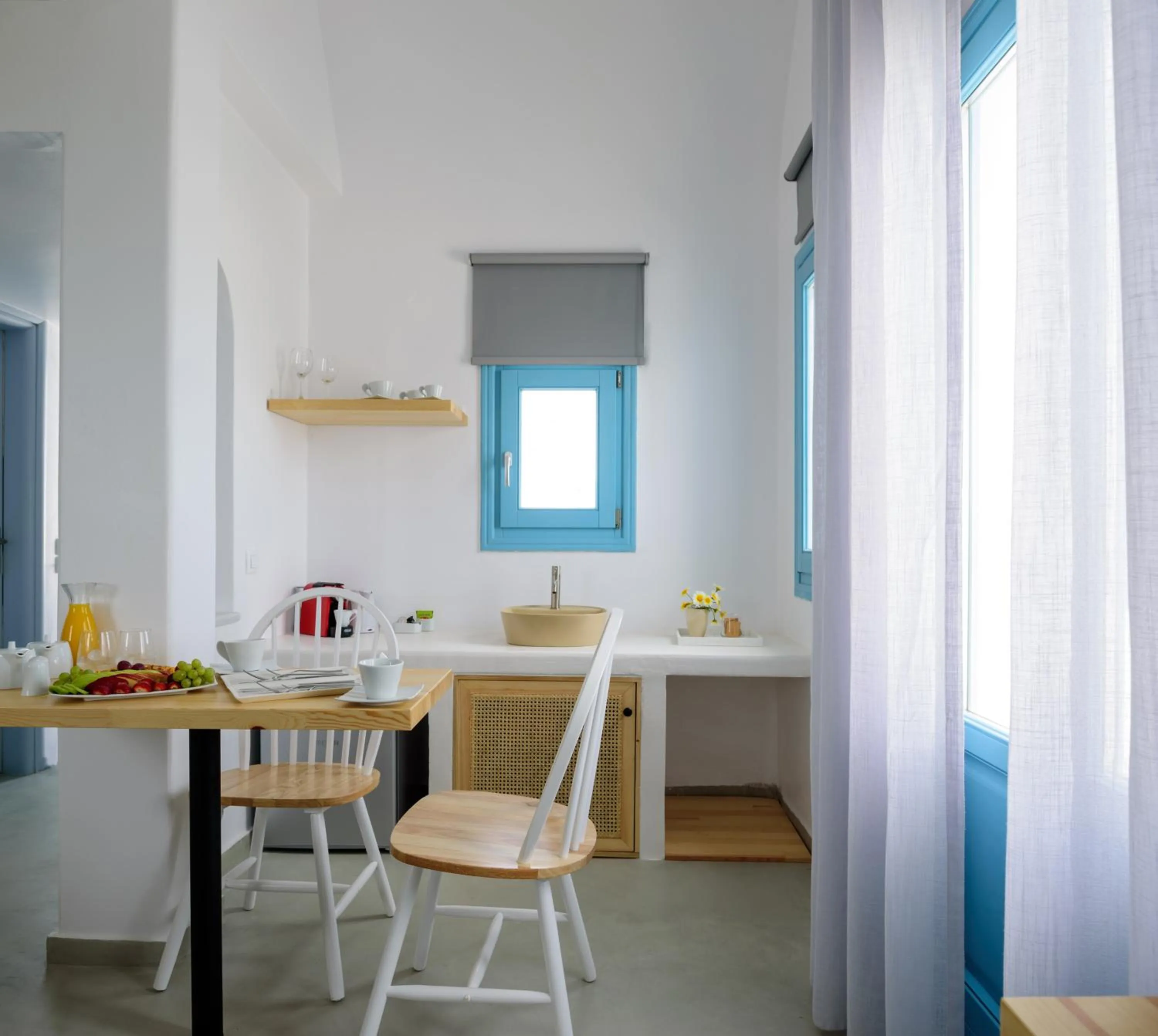 Coffee/tea facilities in Kalestesia Suites