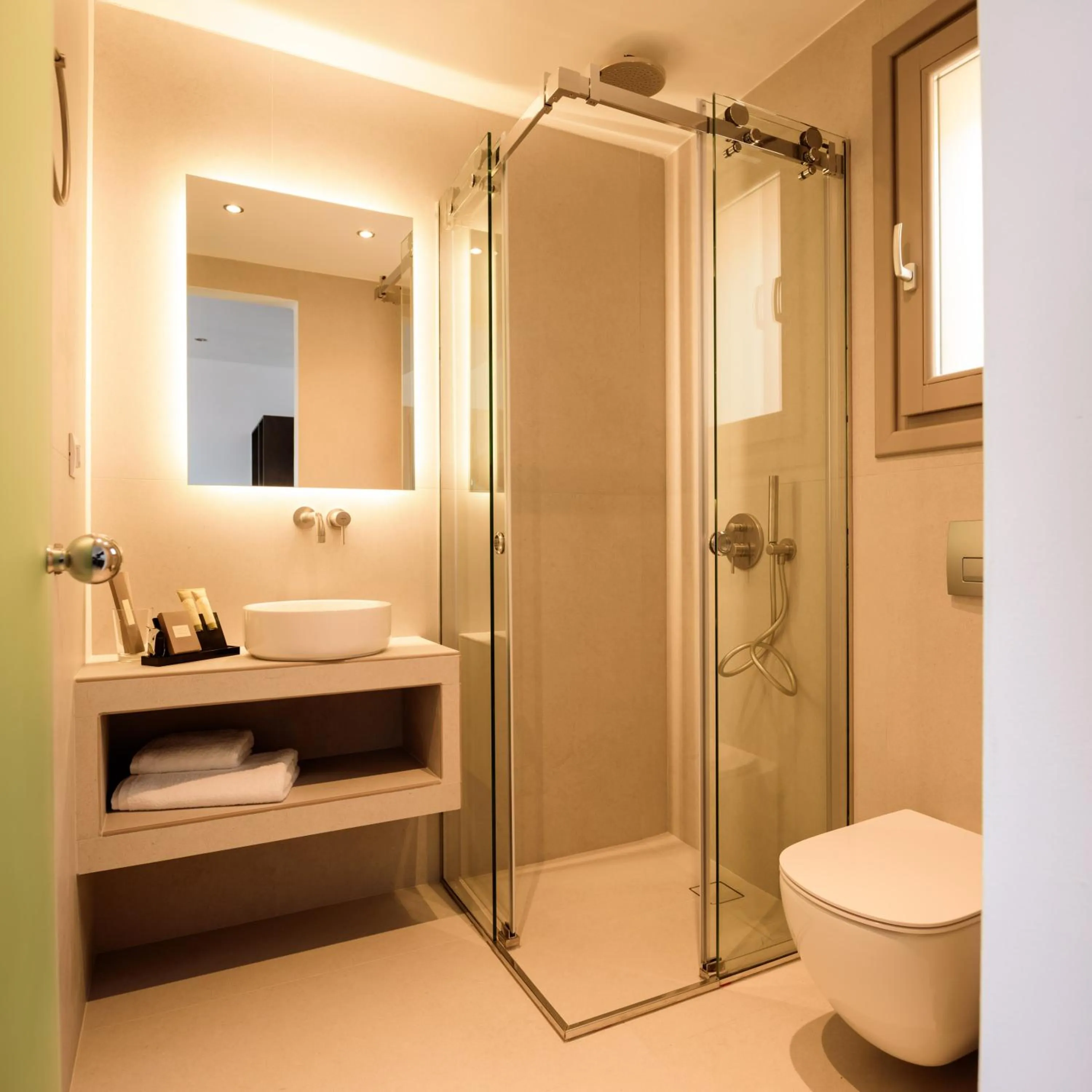 Shower in Kalestesia Suites