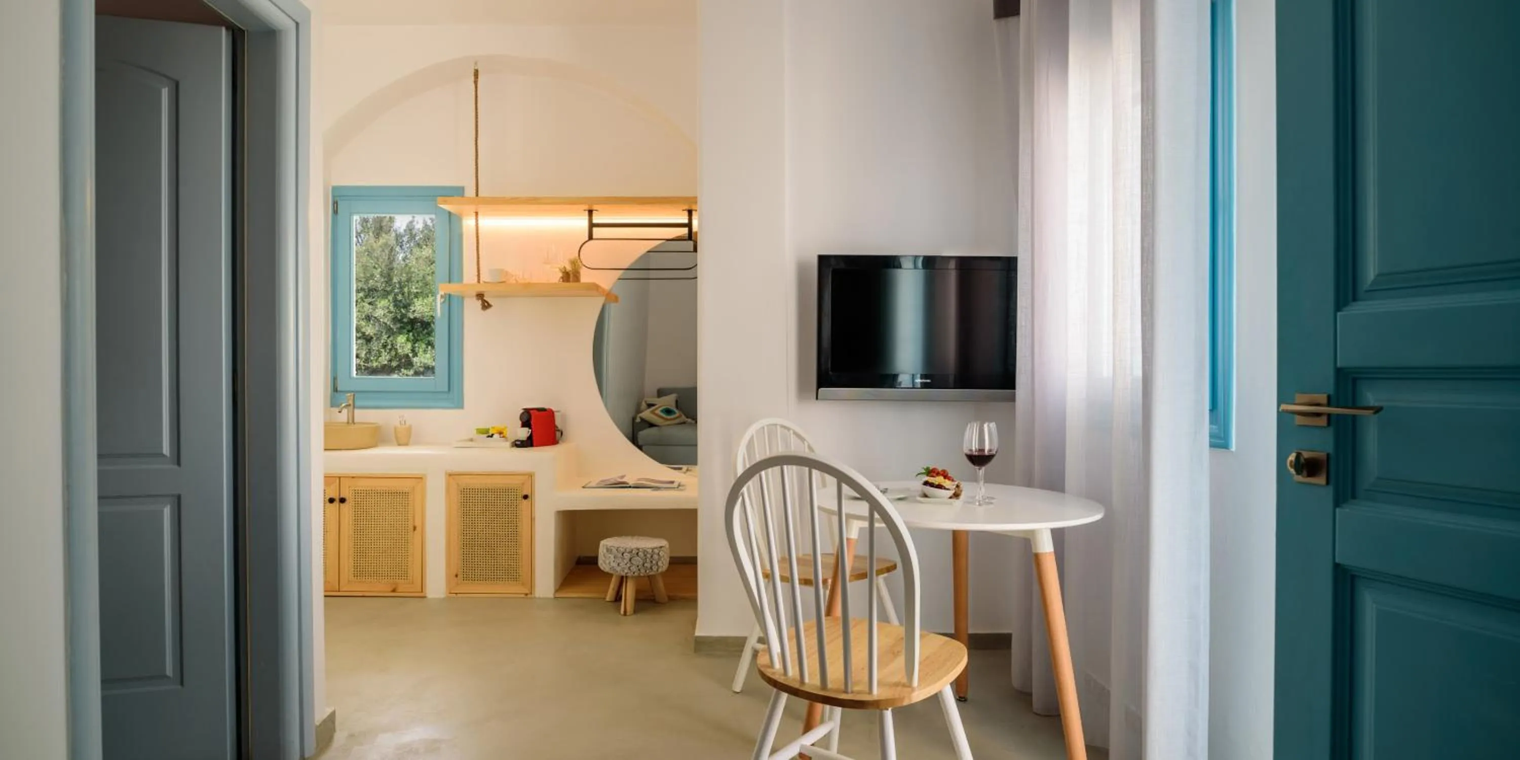 TV and multimedia in Kalestesia Suites