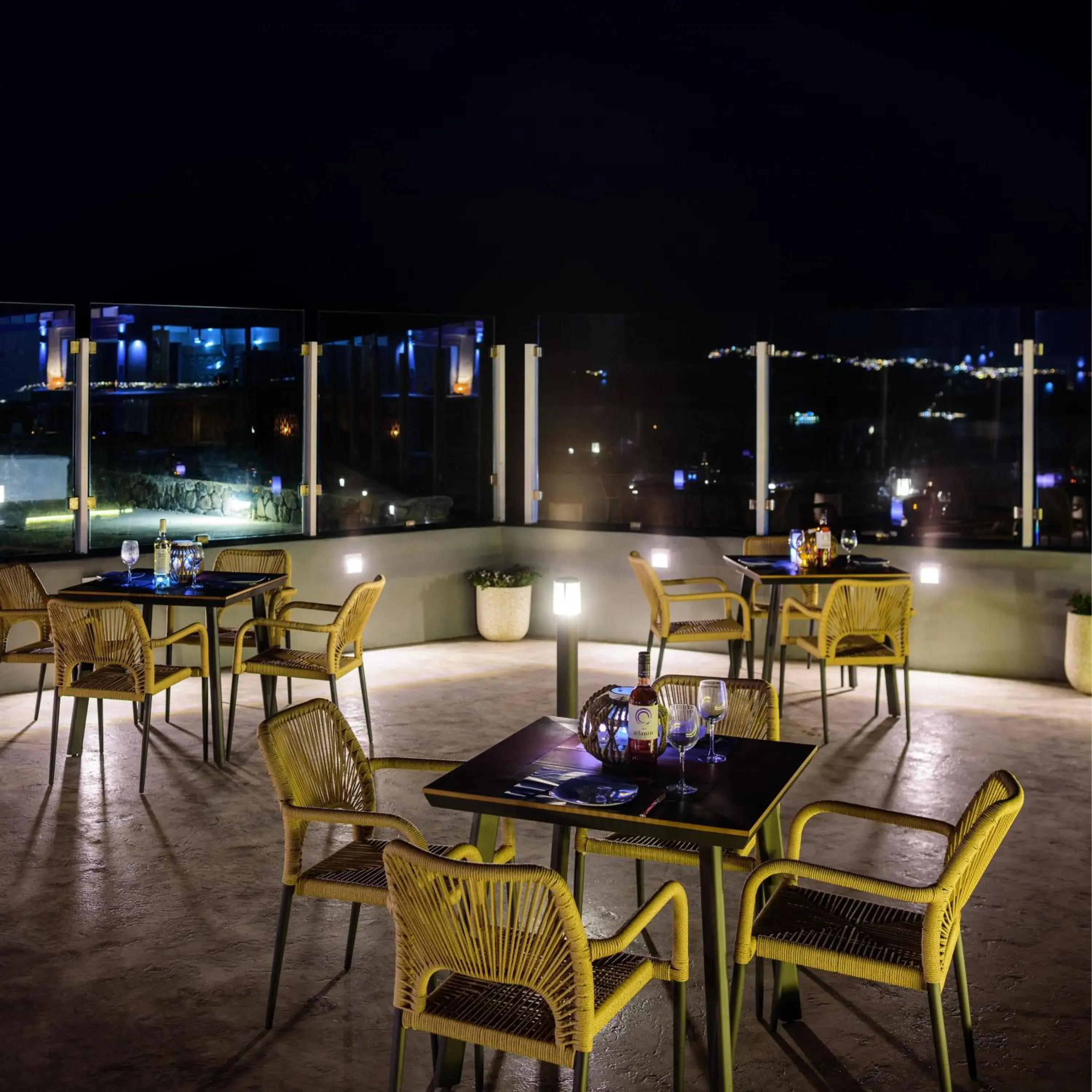 Restaurant/places to eat in Kalestesia Suites Restaurant/places to eat in Kalestesia Suites