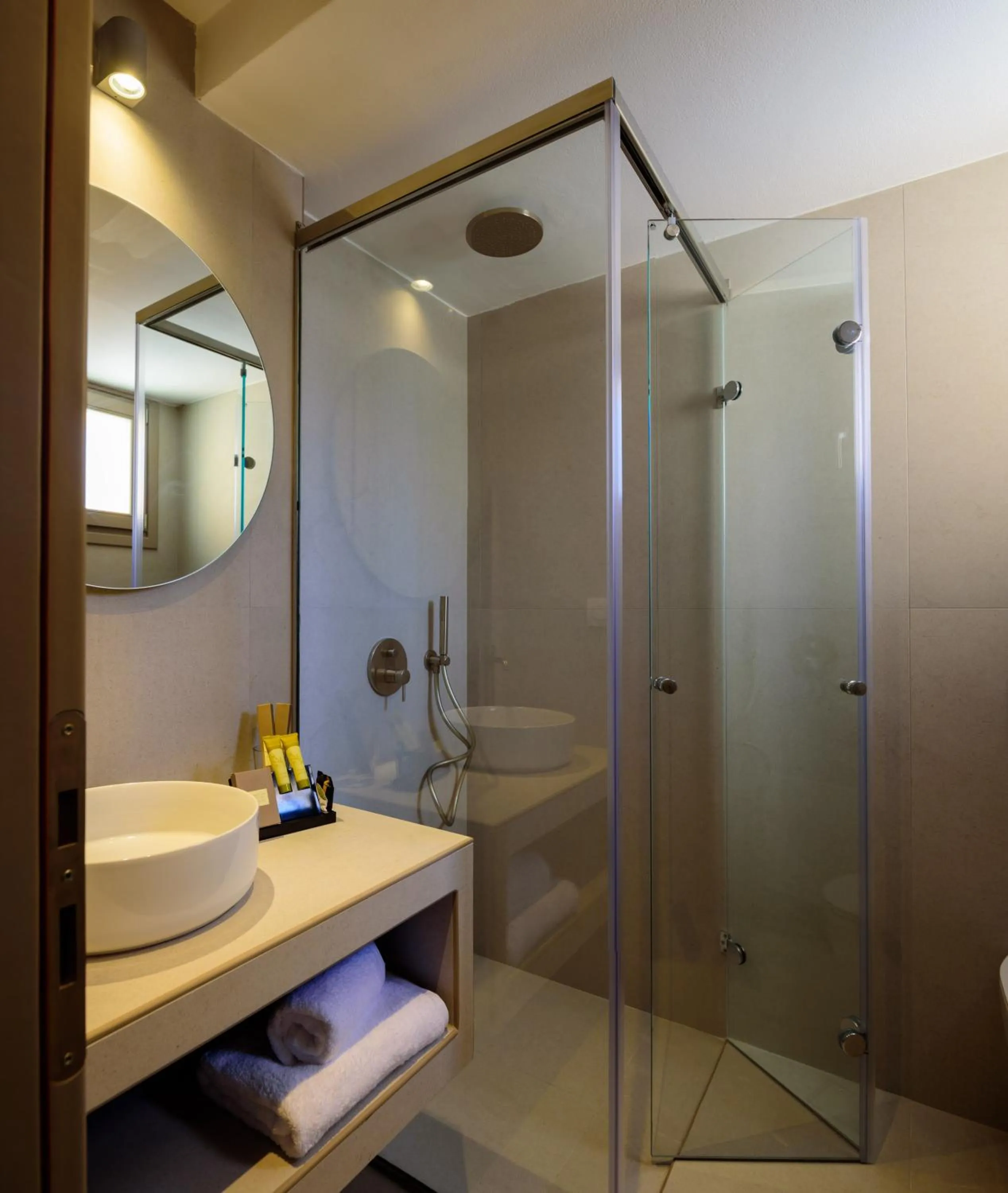 Shower in Kalestesia Suites