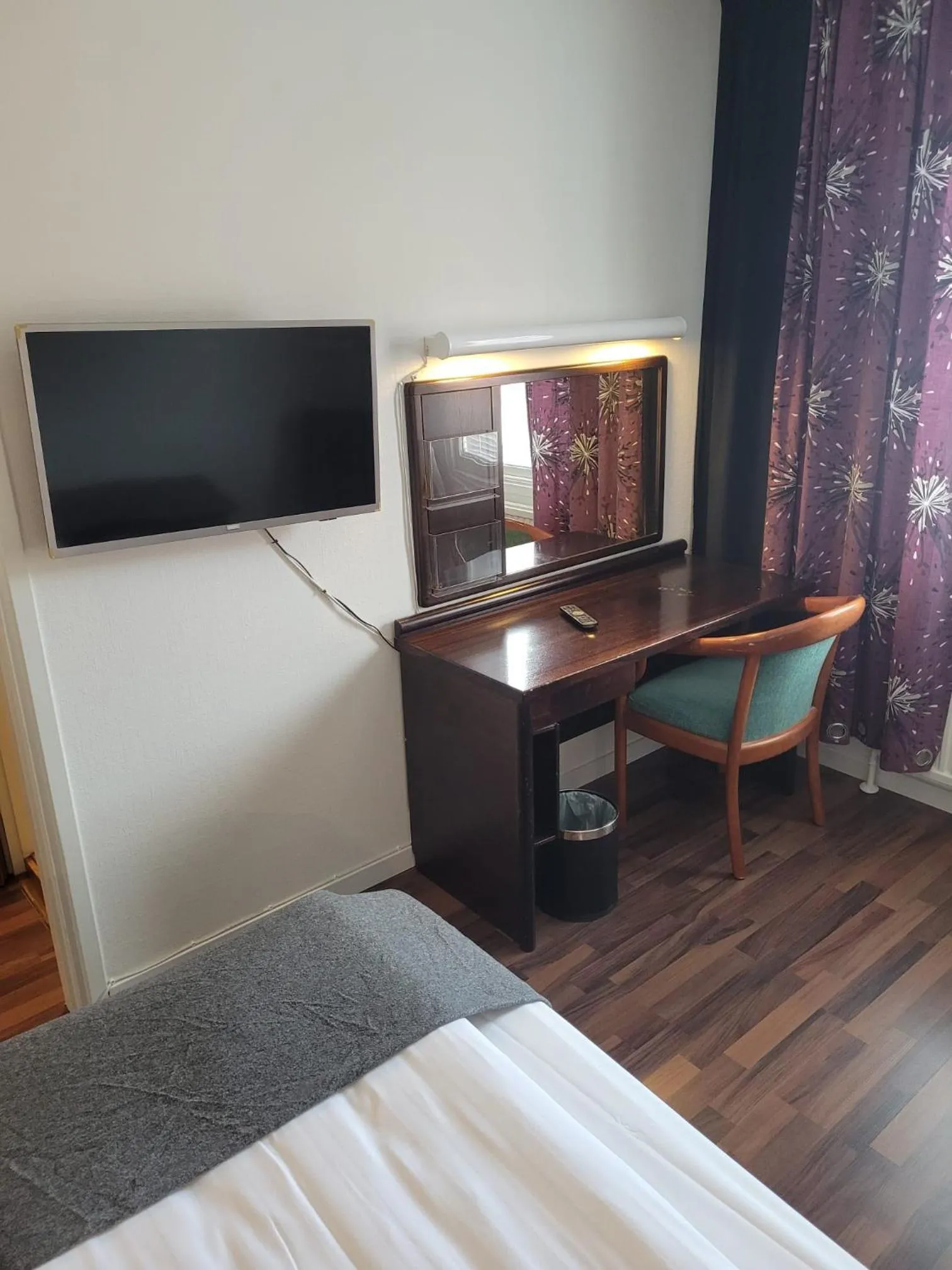 Bed in Highway Hotel