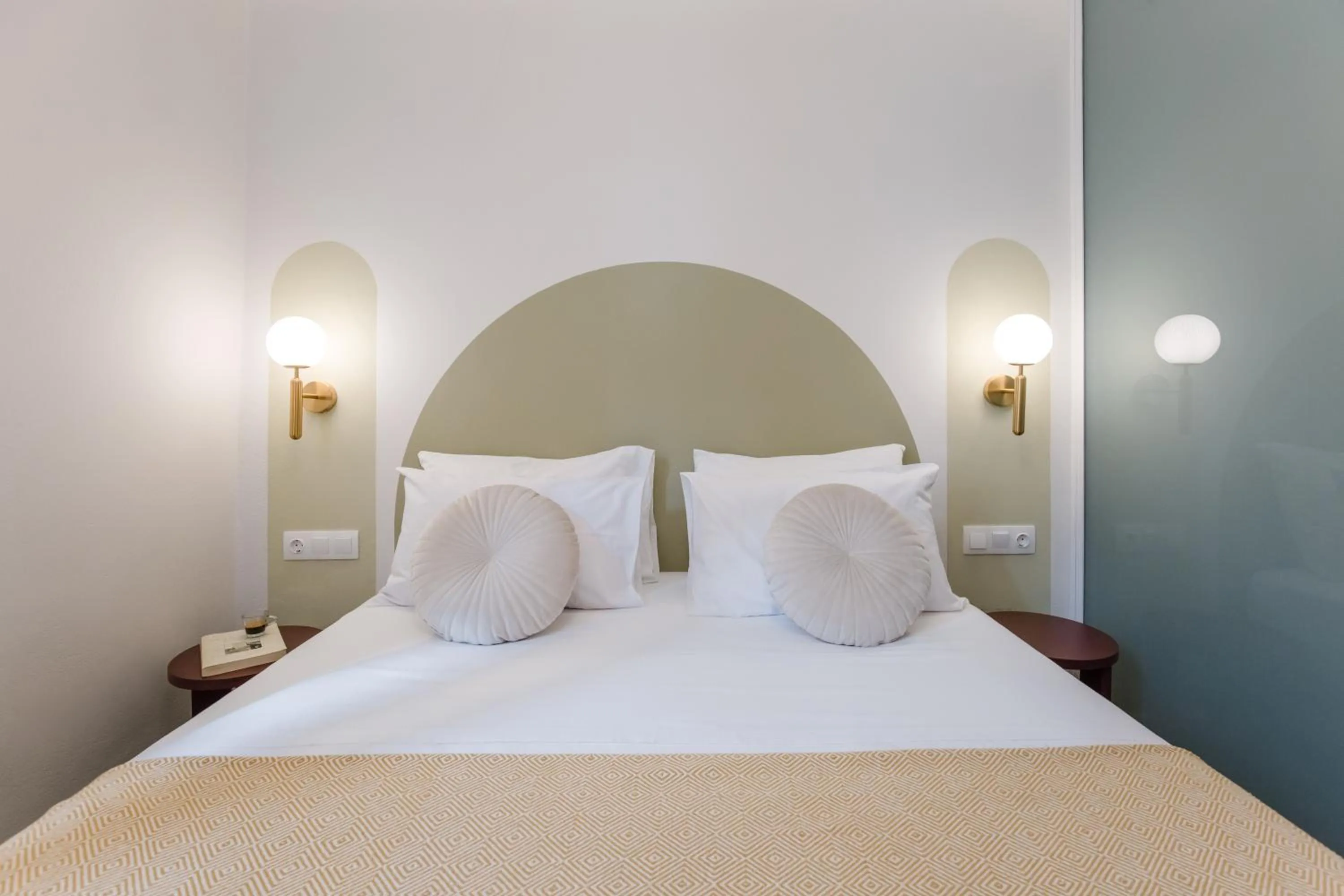 Bed in Neratze Hammam Suites