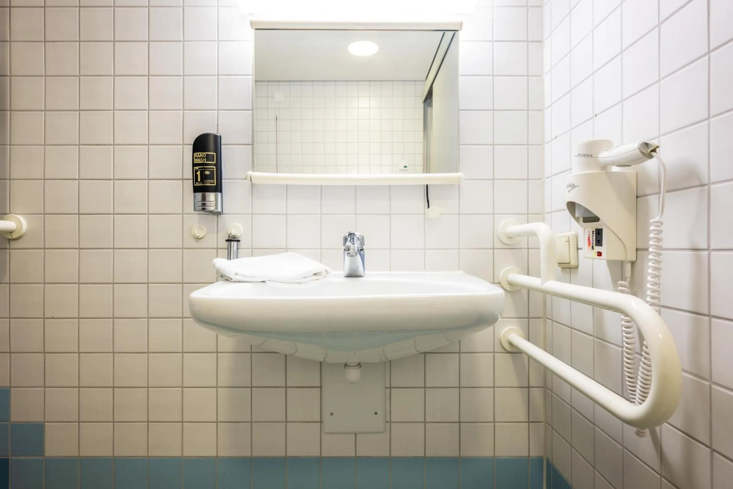 Bathroom in Hotel Göttingen-West