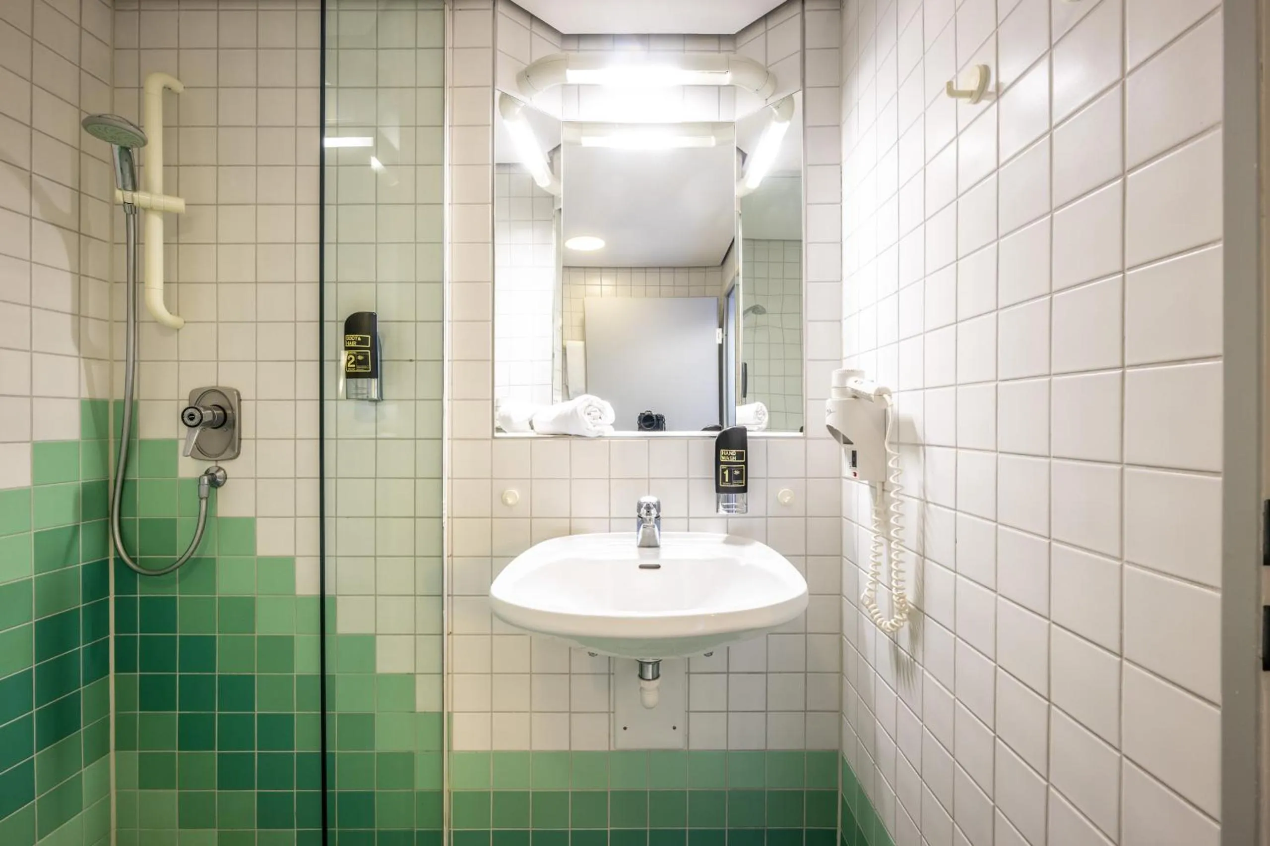 Bathroom in Hotel Göttingen-West