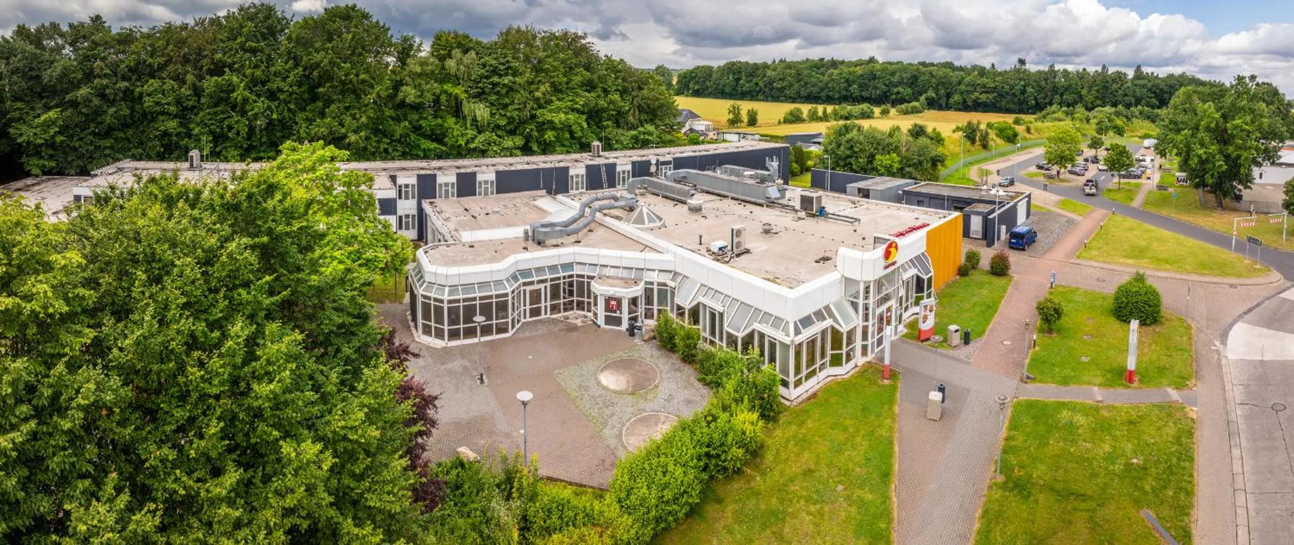 Facade/entrance in Hotel Göttingen-West