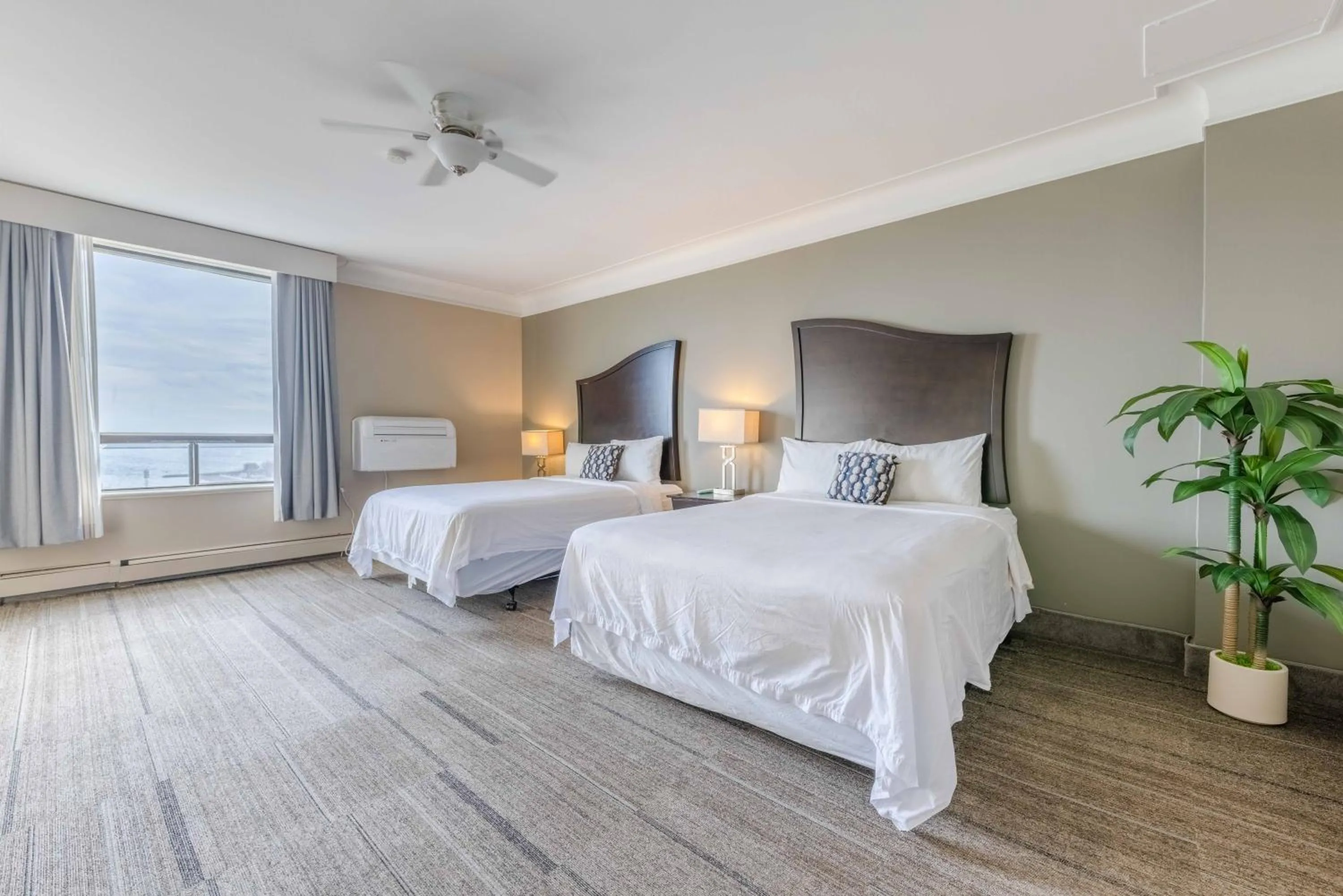 Bed in Prince Arthur Waterfront Hotel & Suites