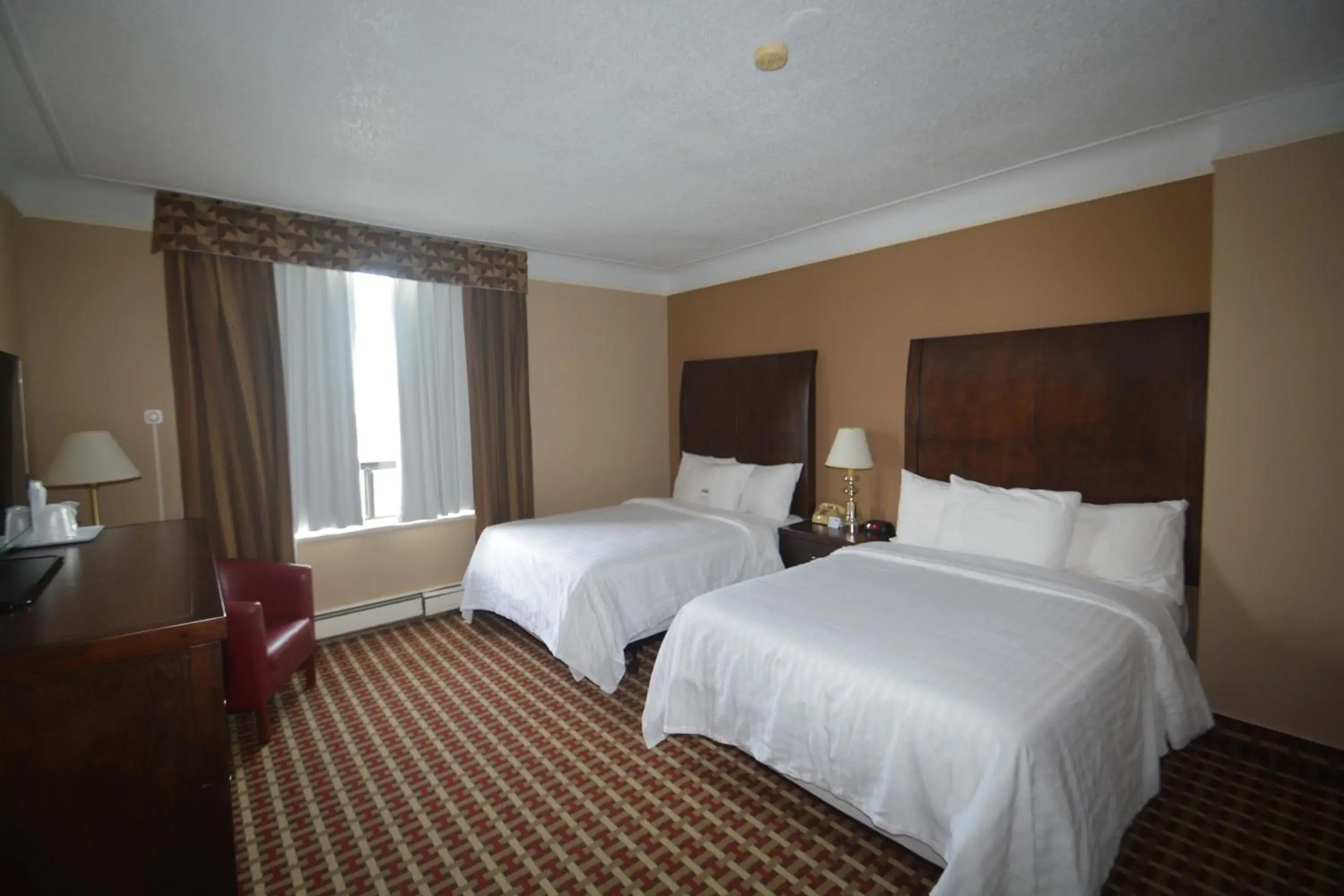 Bedroom, Bed in Prince Arthur Waterfront Hotel & Suites Bedroom, Bed in Prince Arthur Waterfront Hotel & Suites
