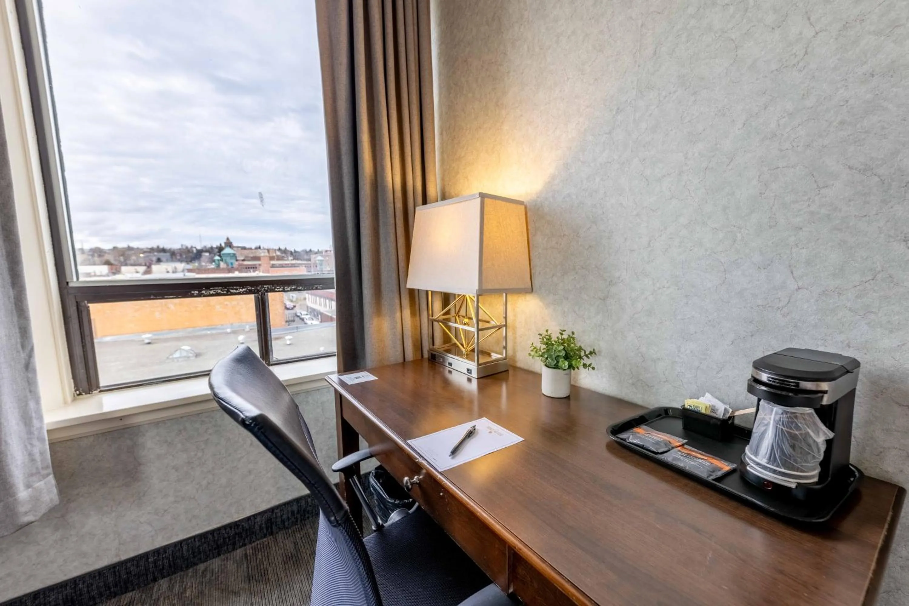 Prince Arthur Waterfront Hotel & Suites