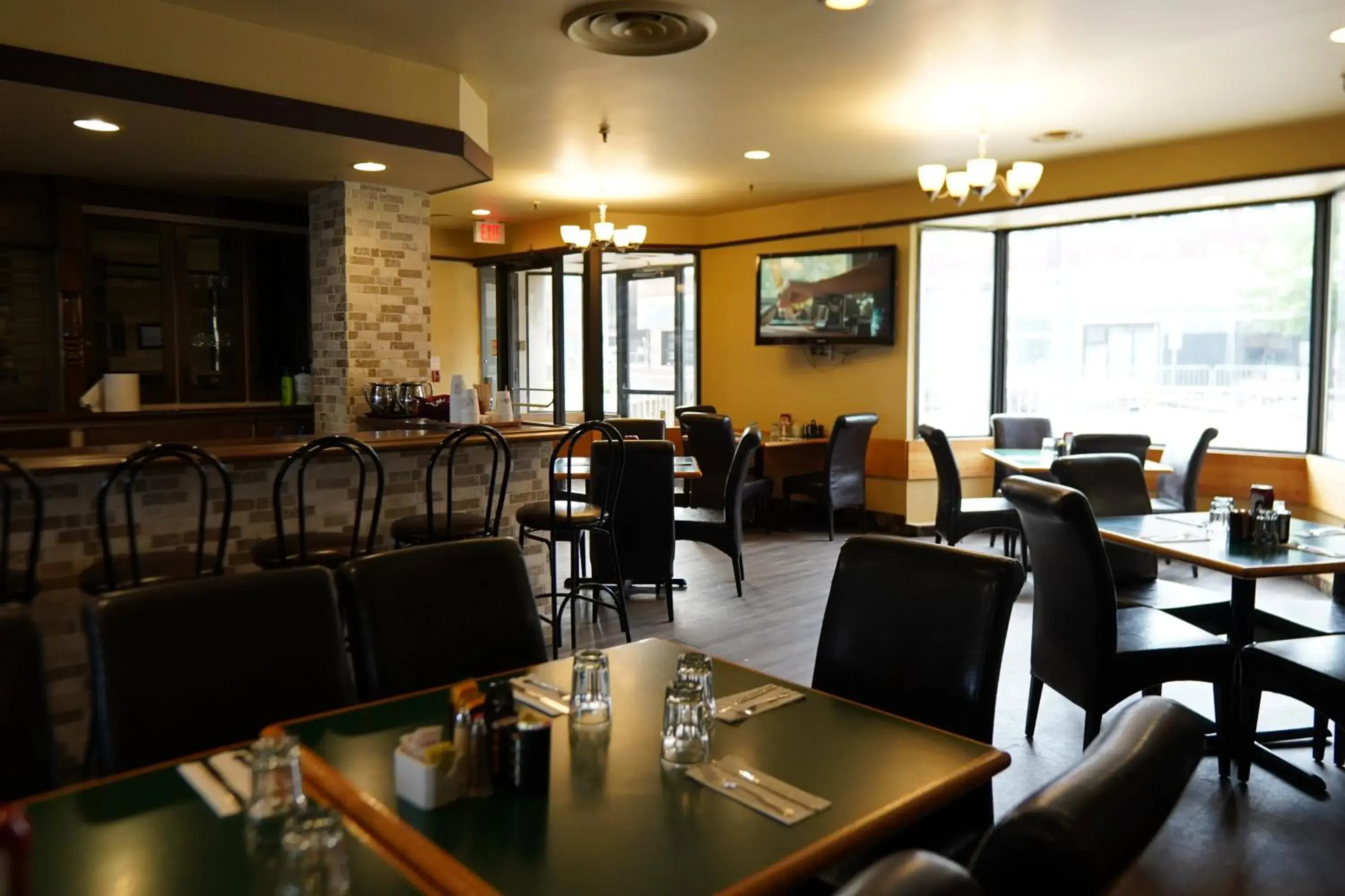 Restaurant/places to eat in Prince Arthur Waterfront Hotel & Suites Restaurant/places to eat in Prince Arthur Waterfront Hotel & Suites