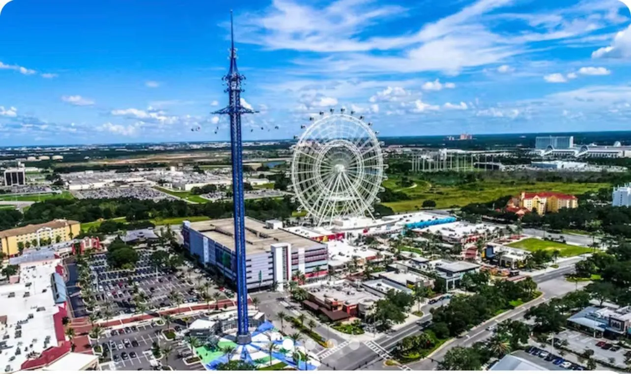 Entertainment in Executive 3 Bedroom Villa at Universal,Convention Center, Vista Cay