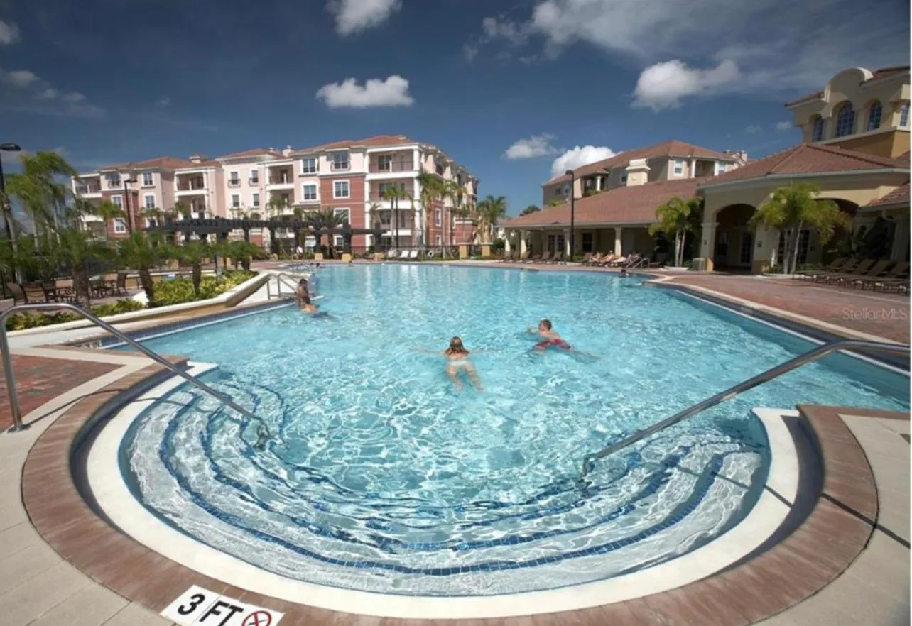 Swimming pool in Executive 3 Bedroom Villa at Universal,Convention Center, Vista Cay