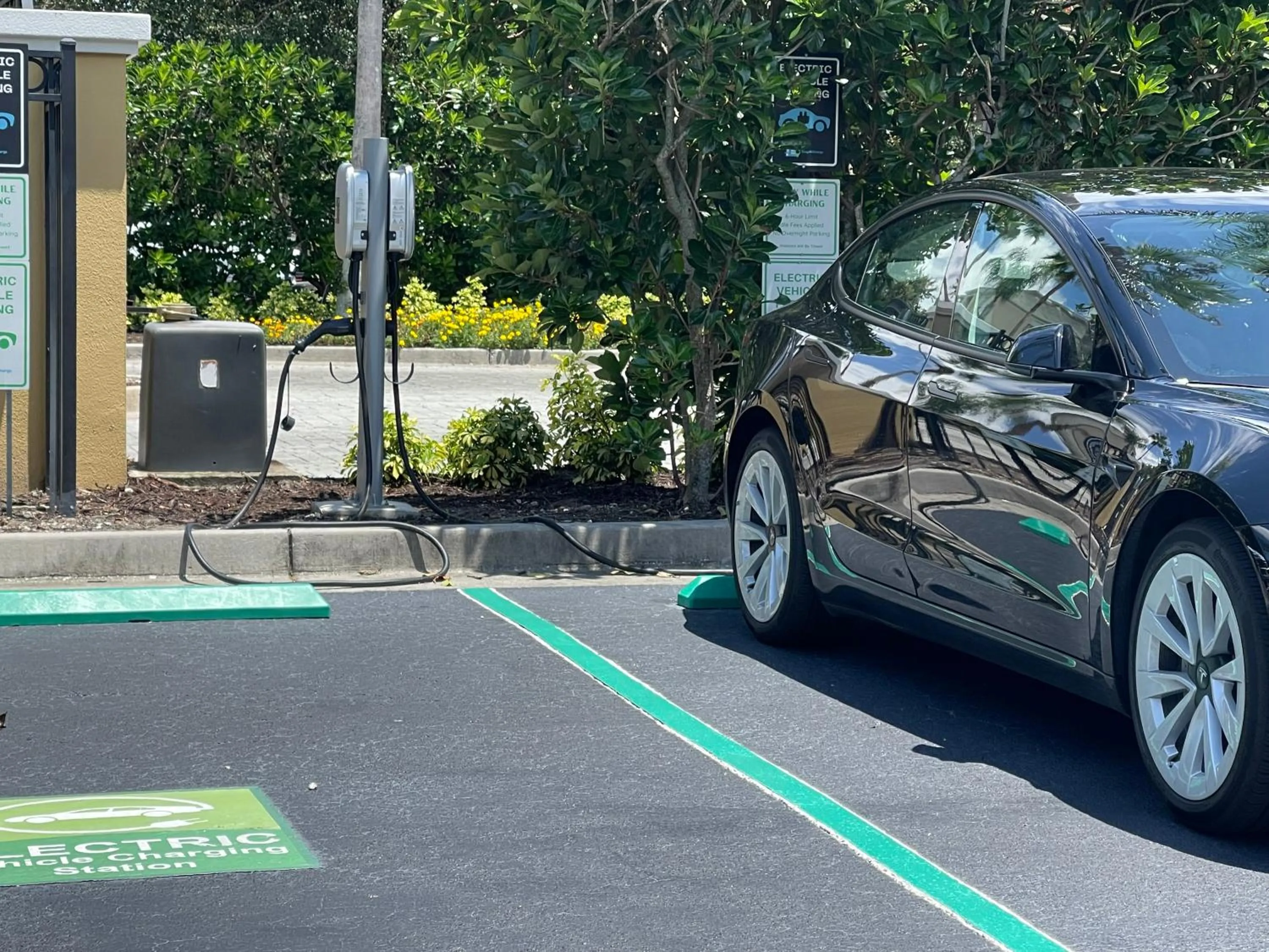 Parking in Executive 3 Bedroom Villa at Universal,Convention Center, Vista Cay