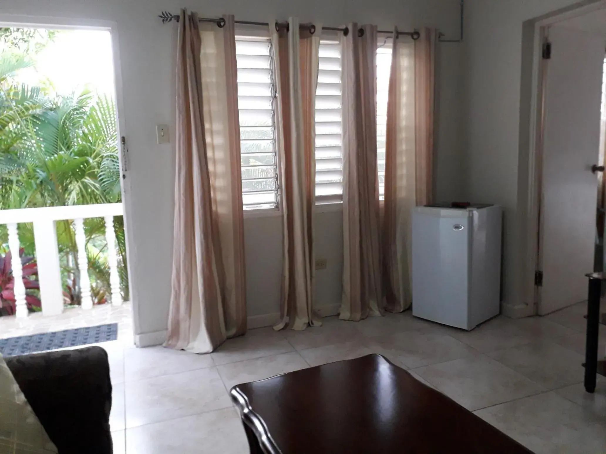 Family Room with Private Bathroom in Retreat Guest House Family Room with Private Bathroom in Retreat Guest House