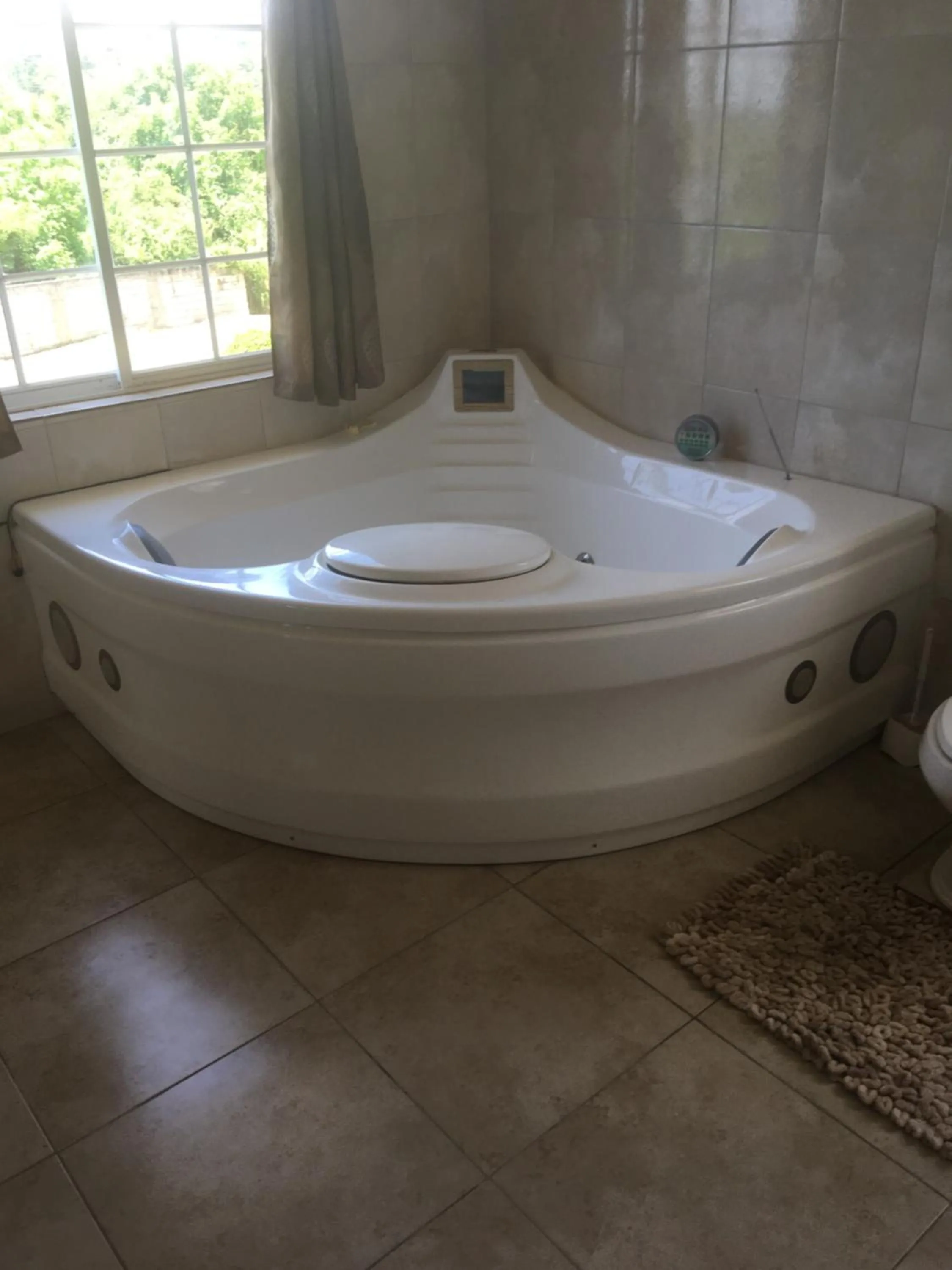 Hot Tub in Retreat Guest House