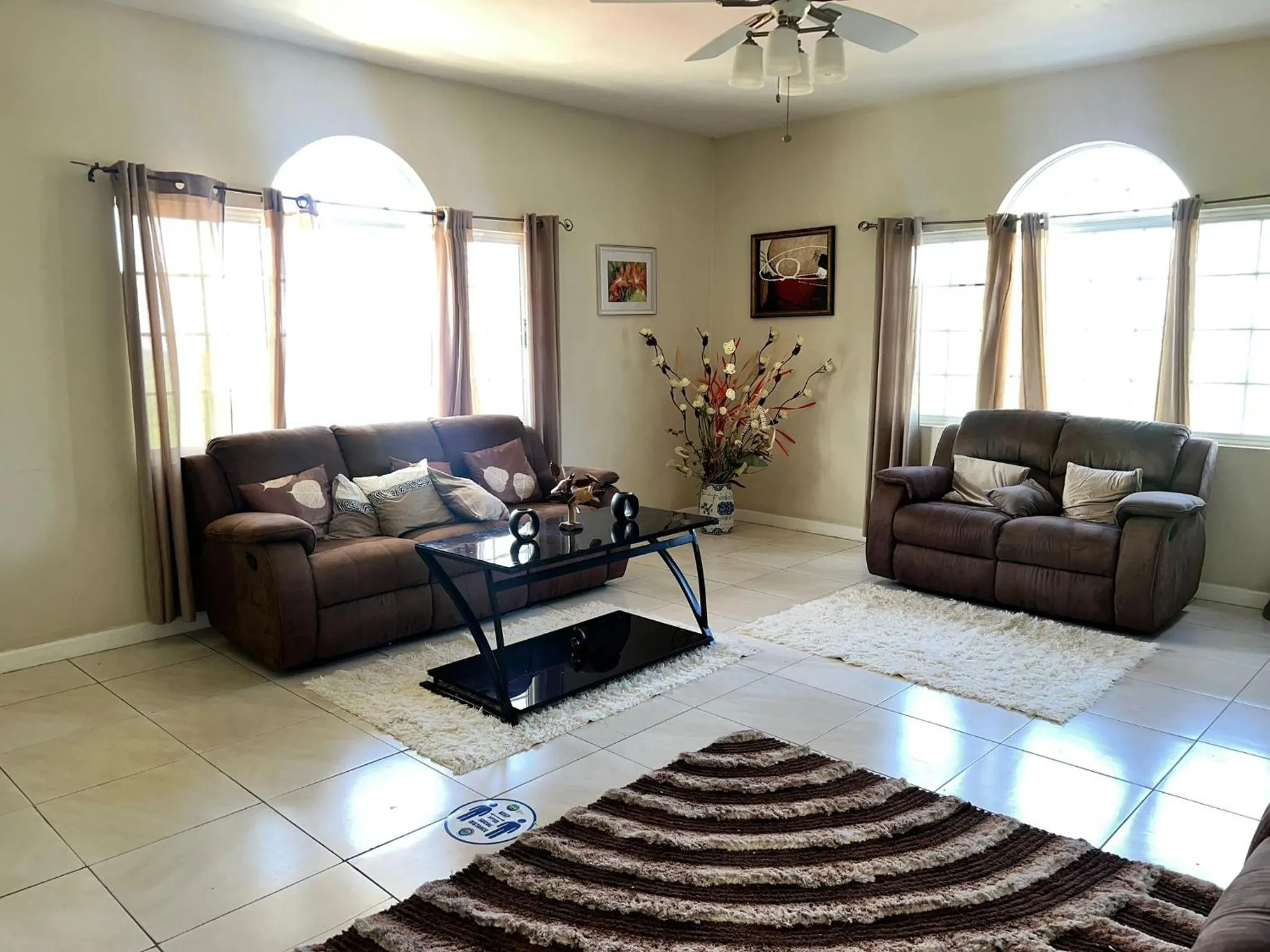 Living room in Retreat Guest House