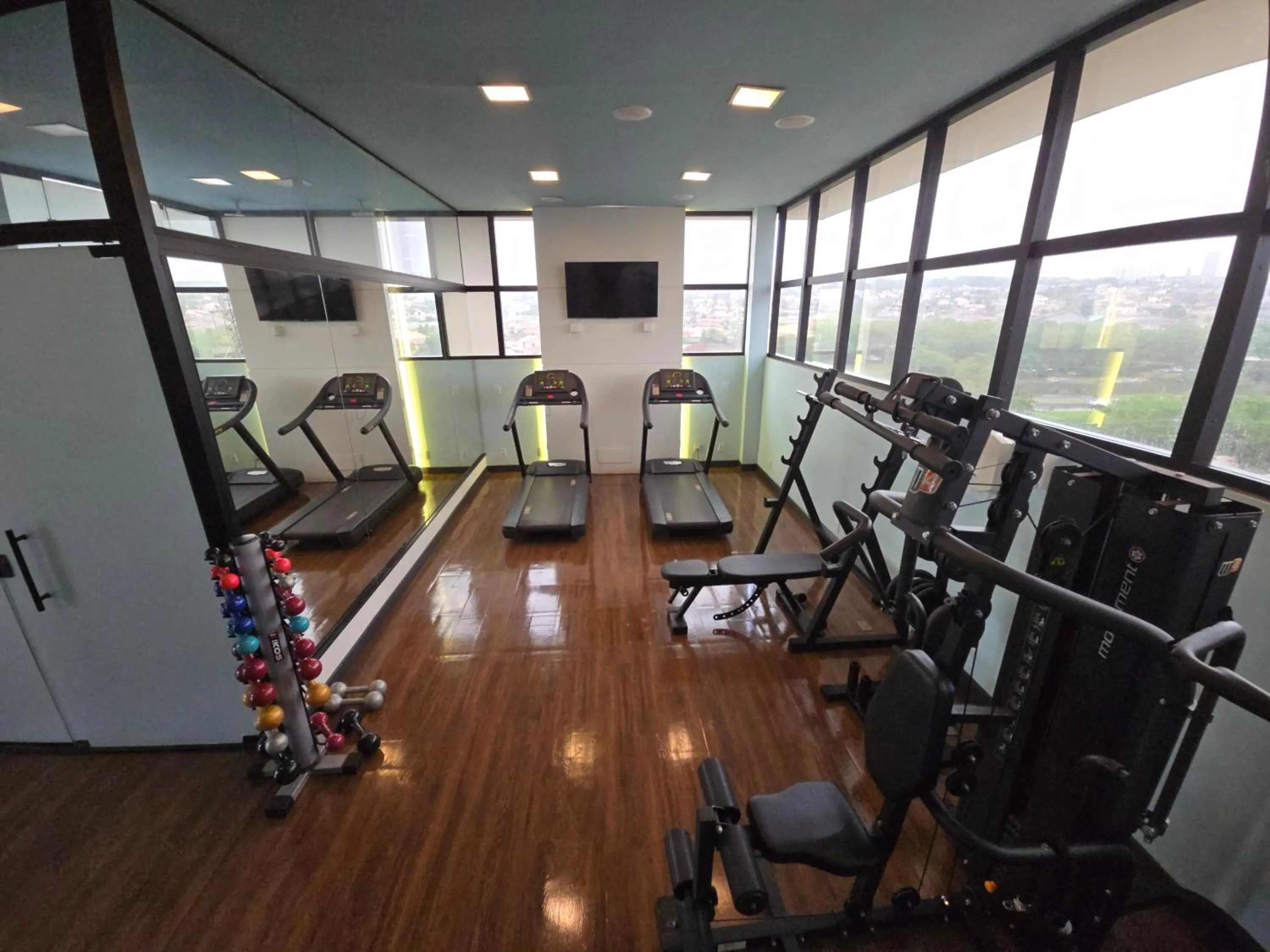 Fitness centre/facilities in Golden Tower Maurilio Biagi by Fênix Hotéis