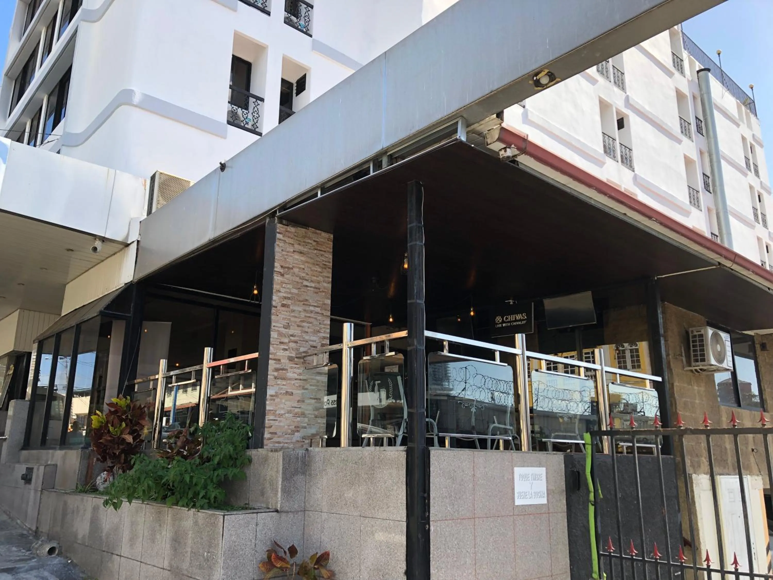 Facade/entrance in Hotel Costa Inn