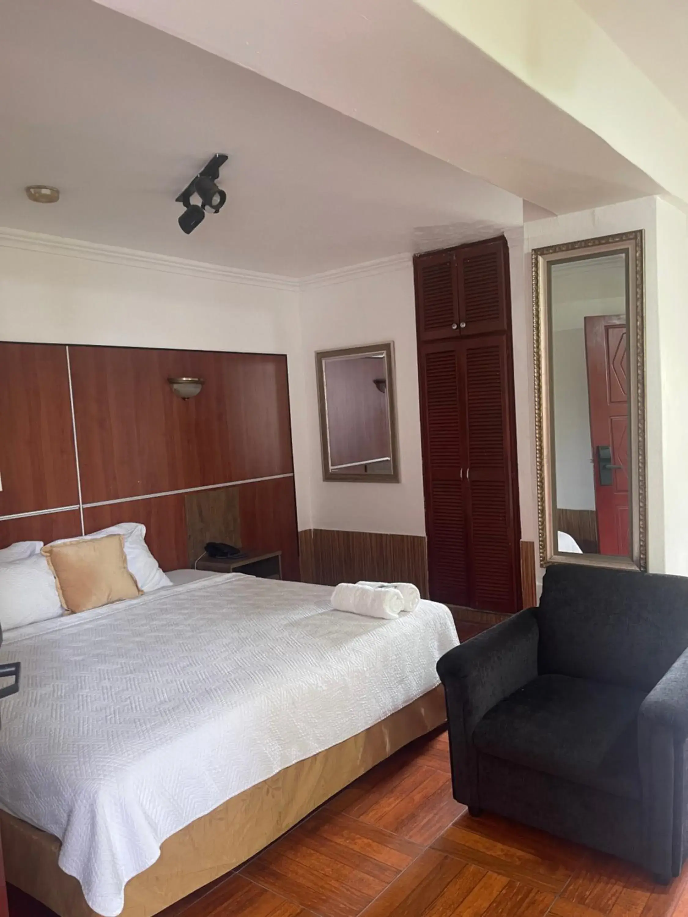 Bed in Hotel Costa Inn Bed in Hotel Costa Inn