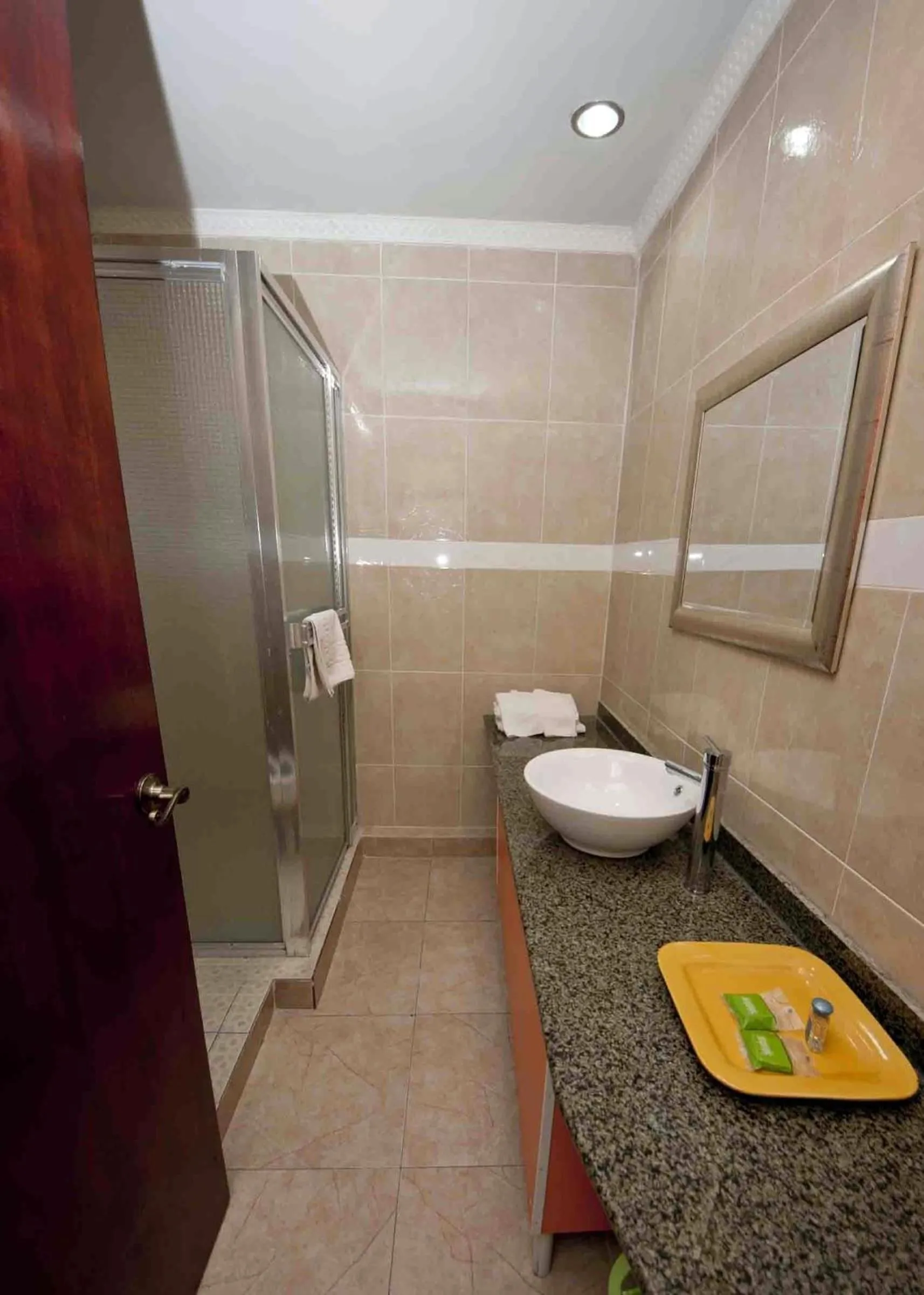 Bathroom in Cresta Inn