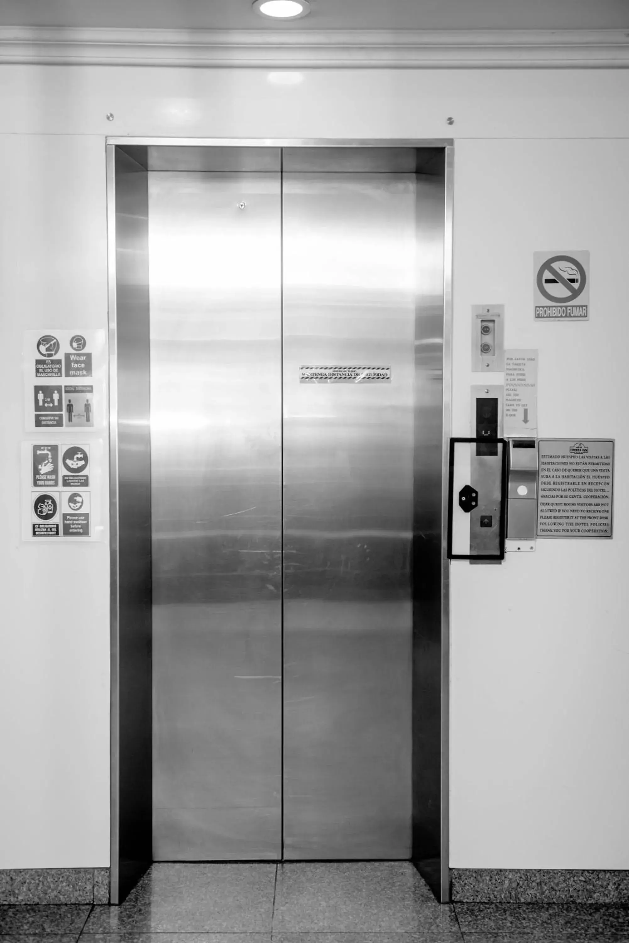 Lobby or reception in Cresta Inn Lobby or reception in Cresta Inn