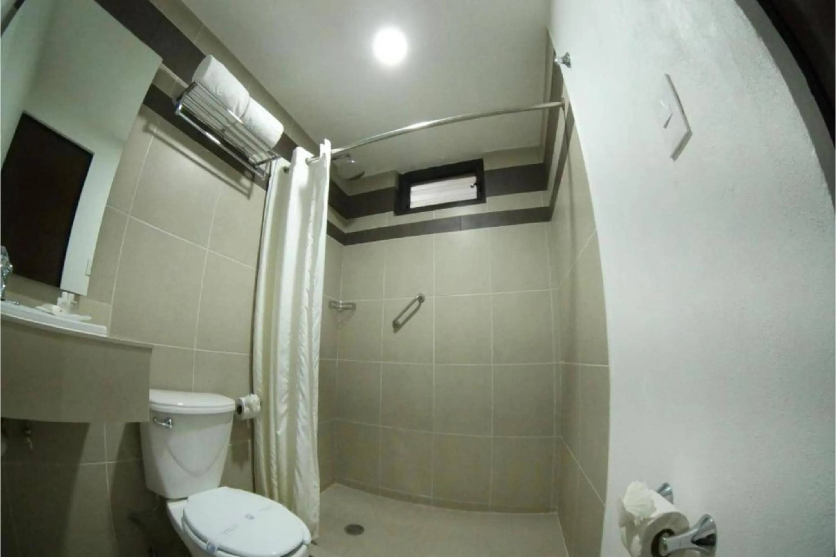 Bathroom in Hotel Del Portal, Puebla