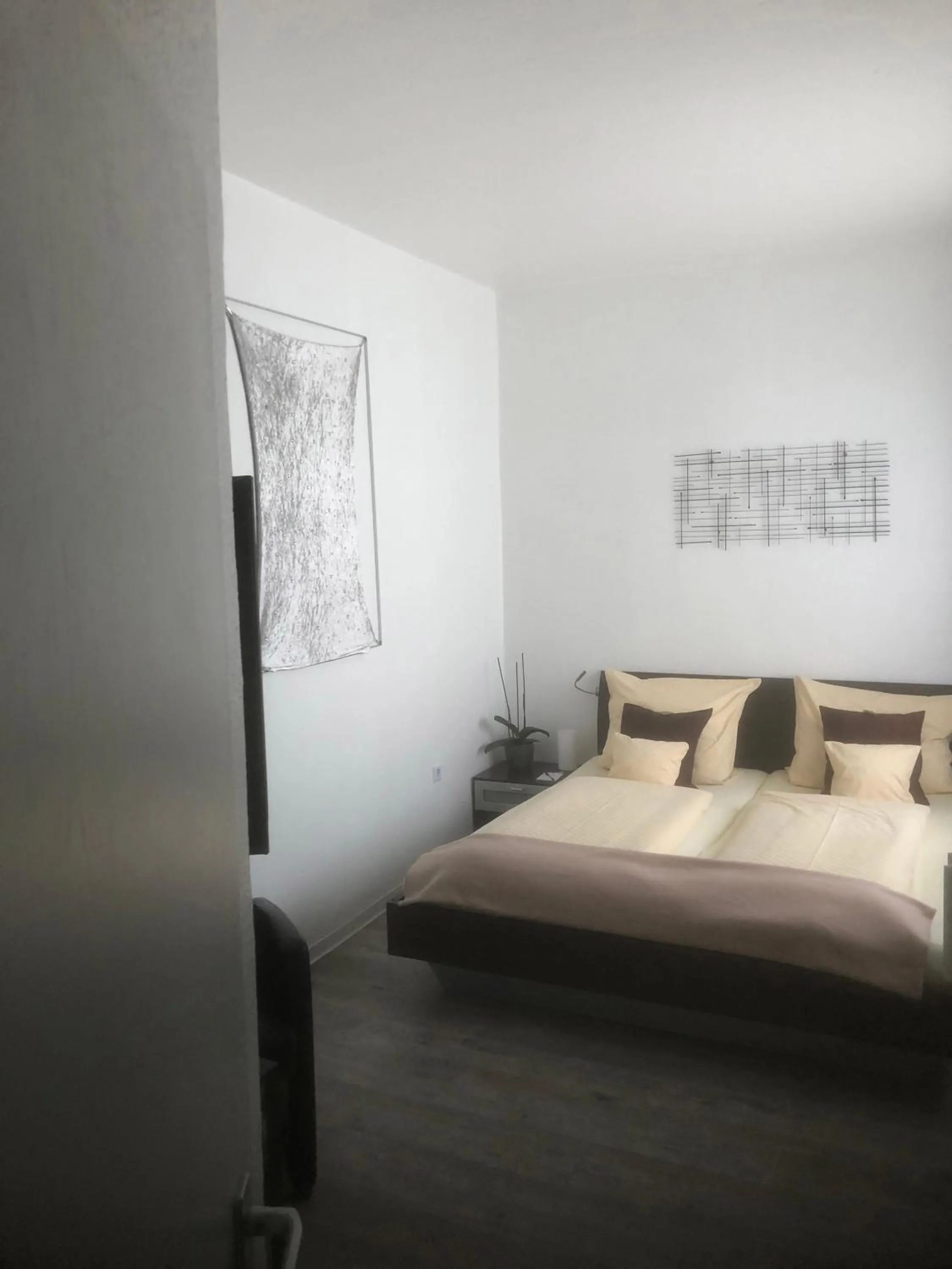 Photo of the whole room, Bed in Hotel Sechzehn