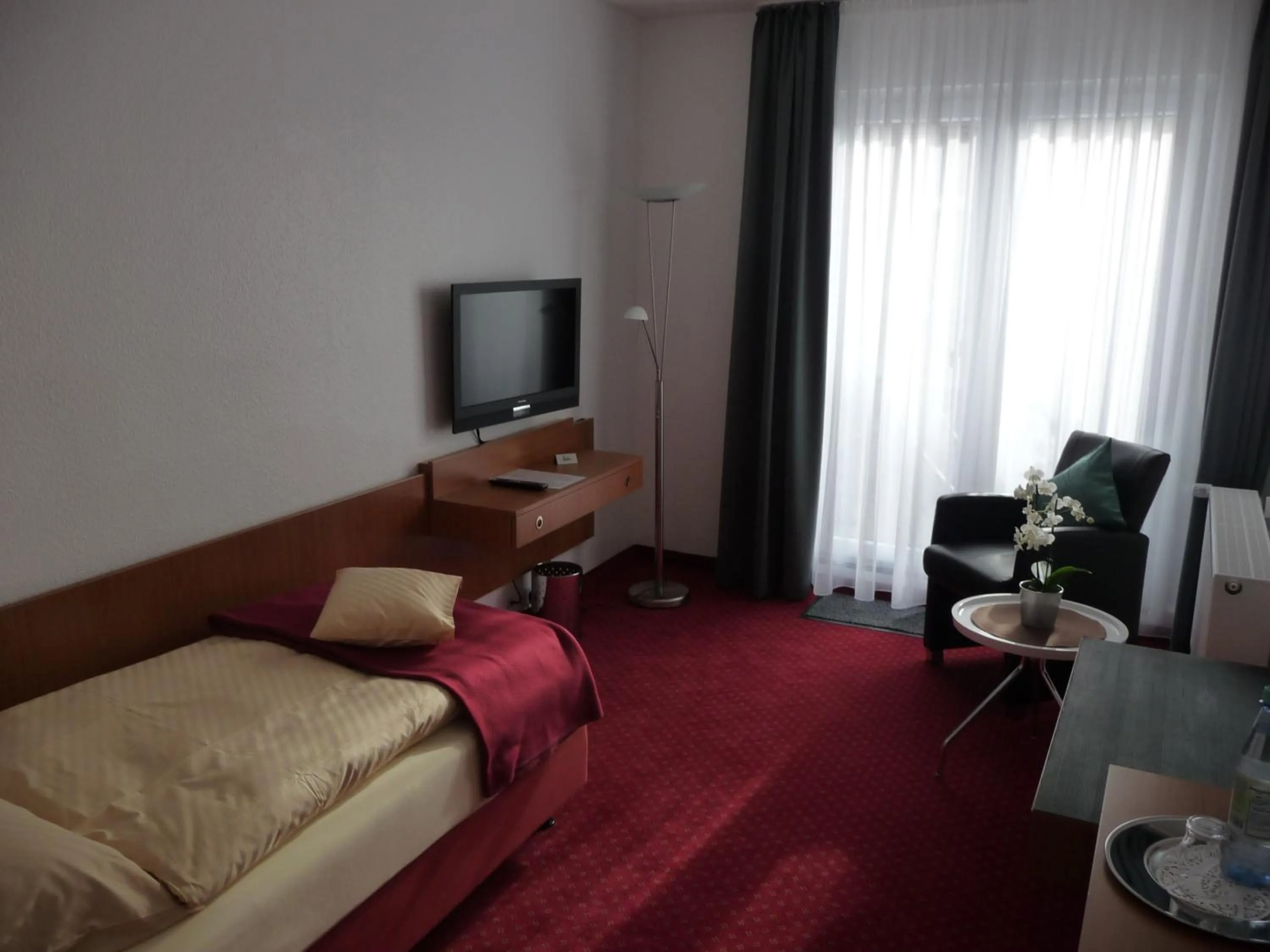 Photo of the whole room, Bed in Hotel Sechzehn