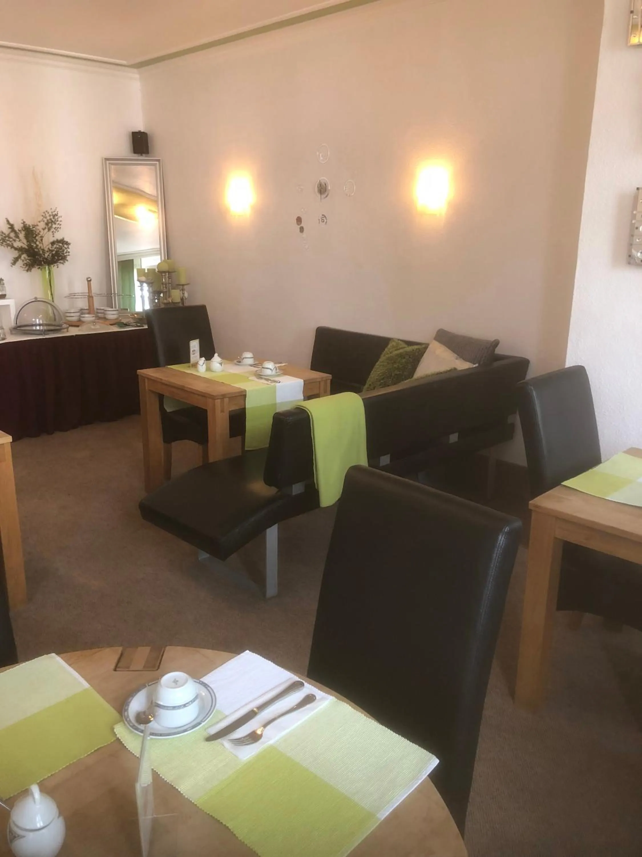 Restaurant/places to eat in Hotel Sechzehn