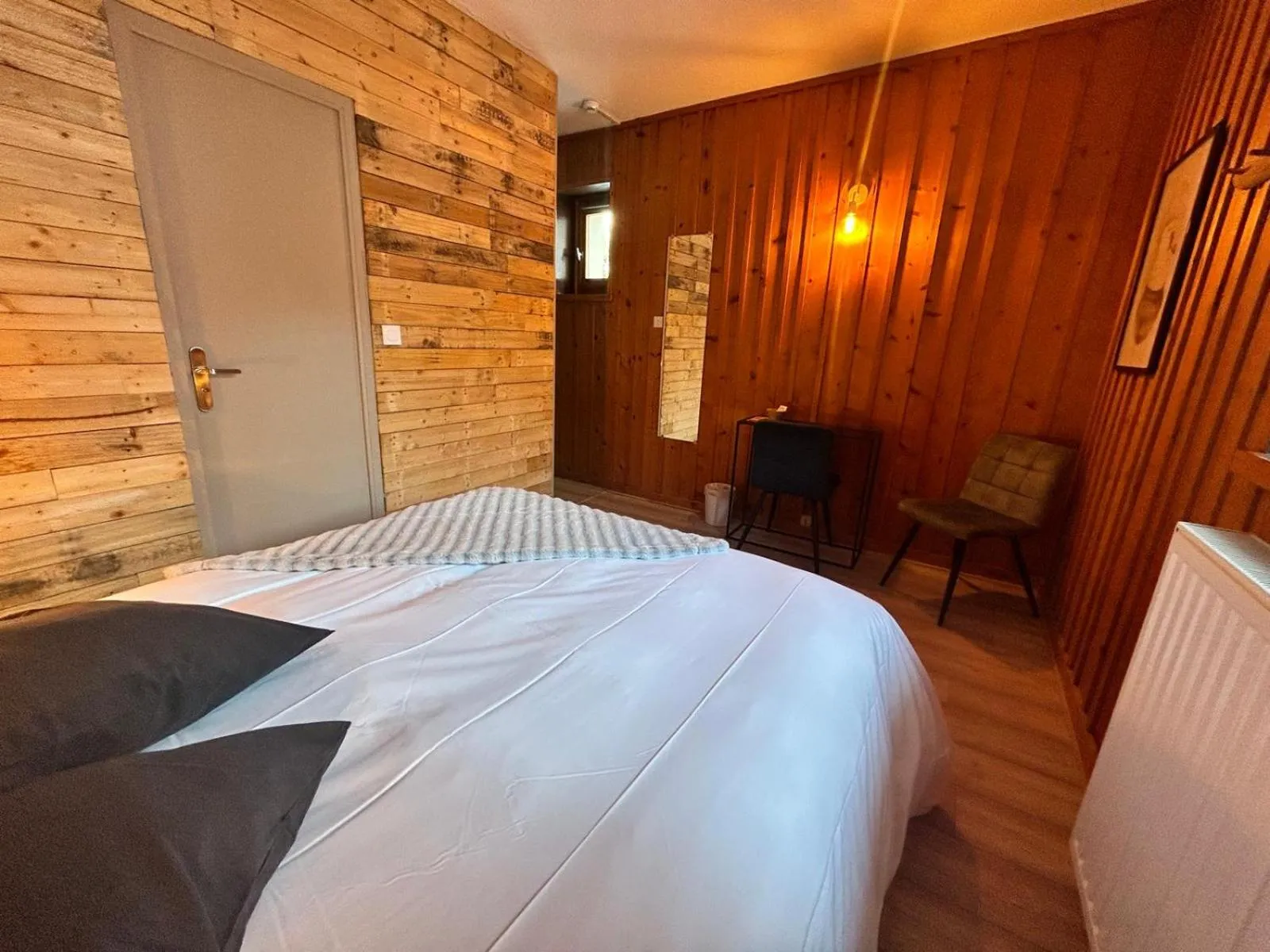 Photo of the whole room, Bed in Le Ristolas