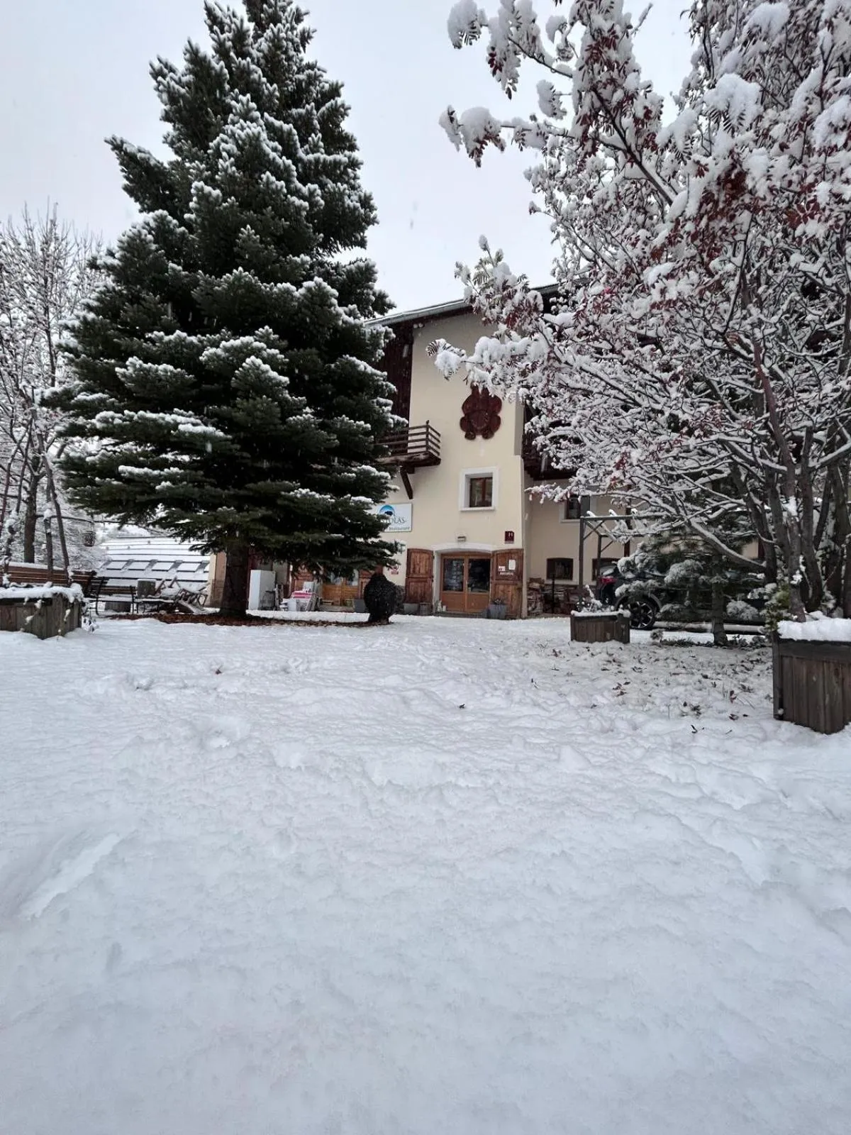 Property building in Le Ristolas