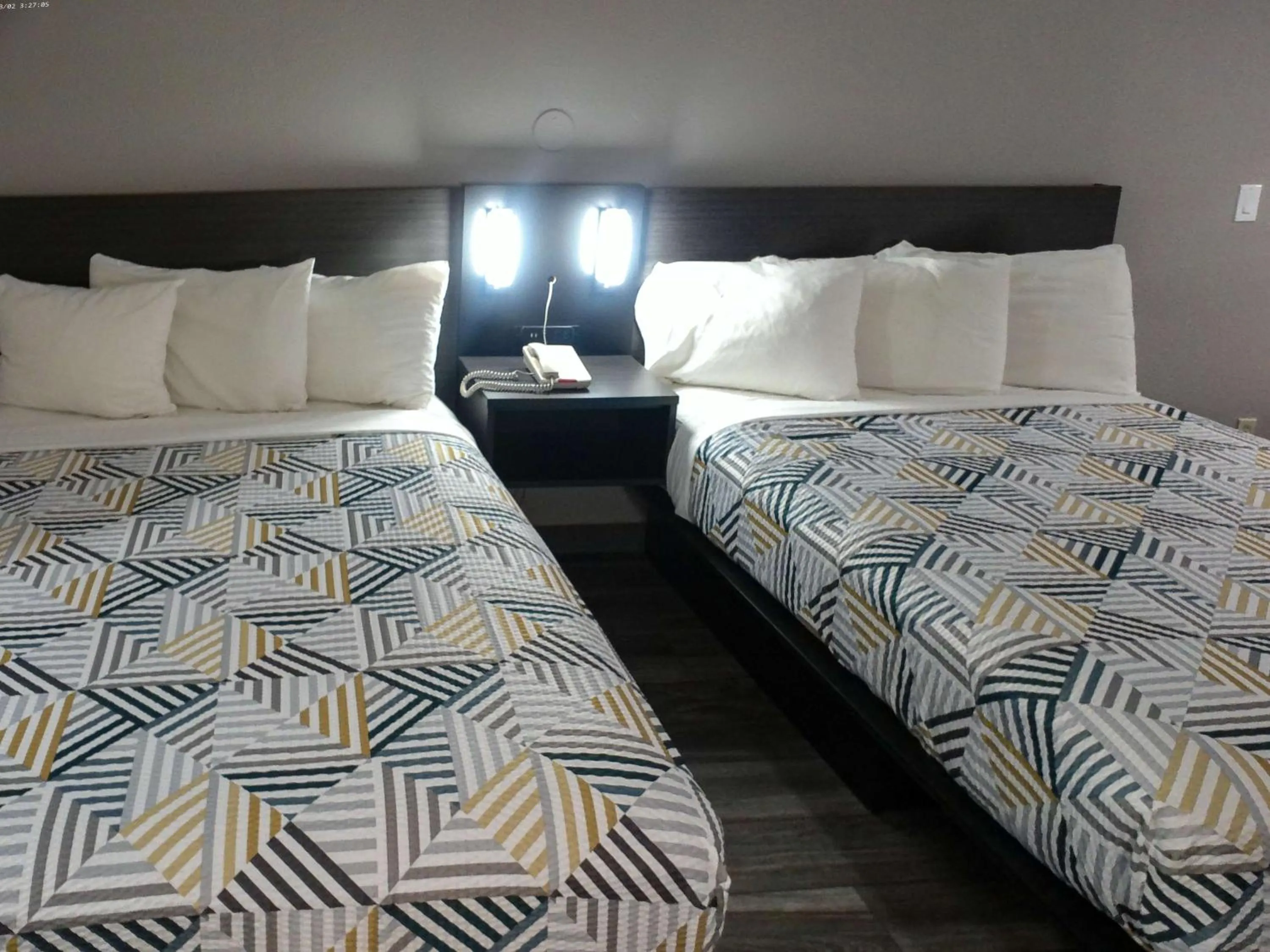 Bedroom, Bed in Motel 6-Winslow, AZ