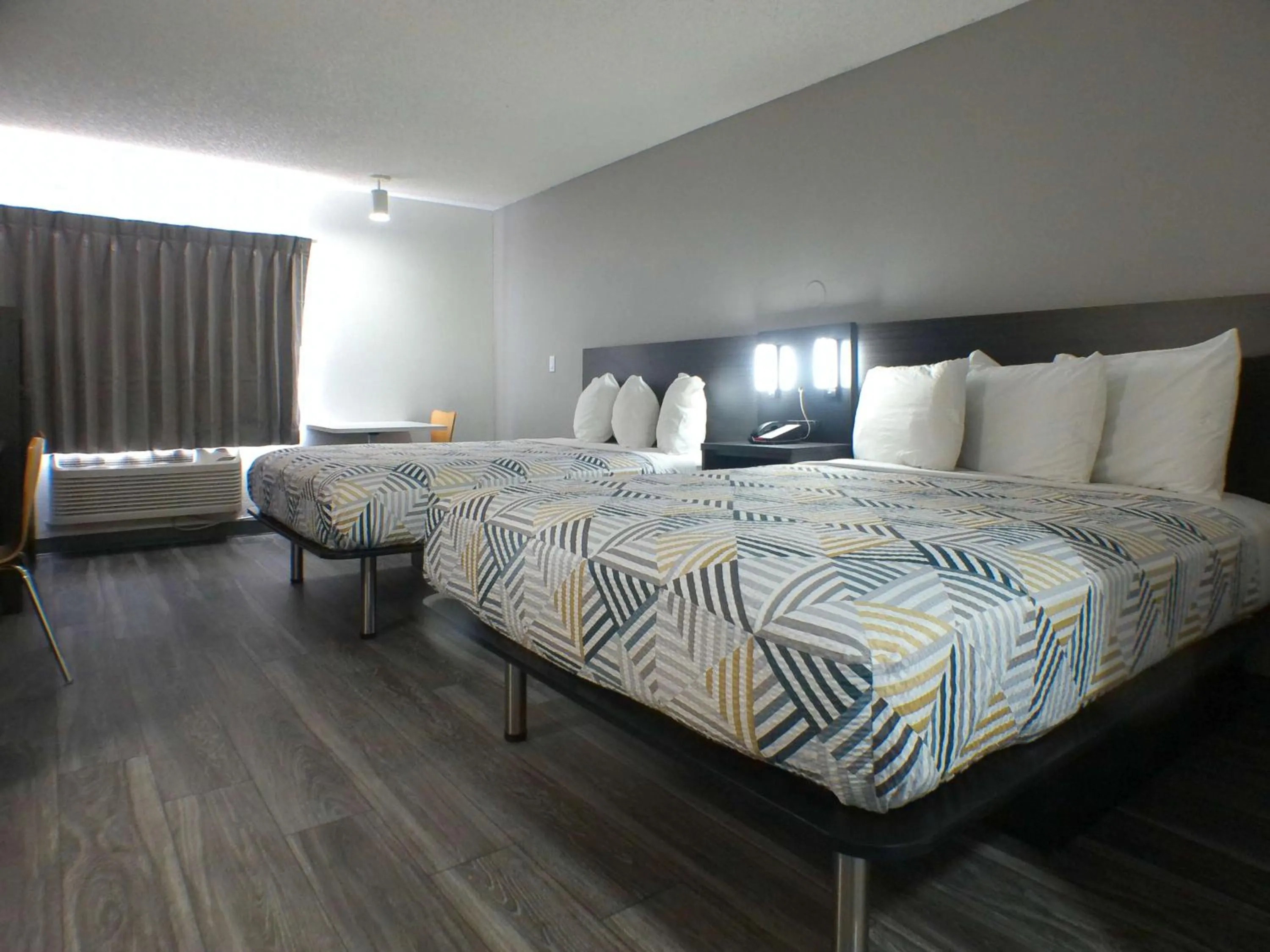 Bedroom, Bed in Motel 6-Winslow, AZ