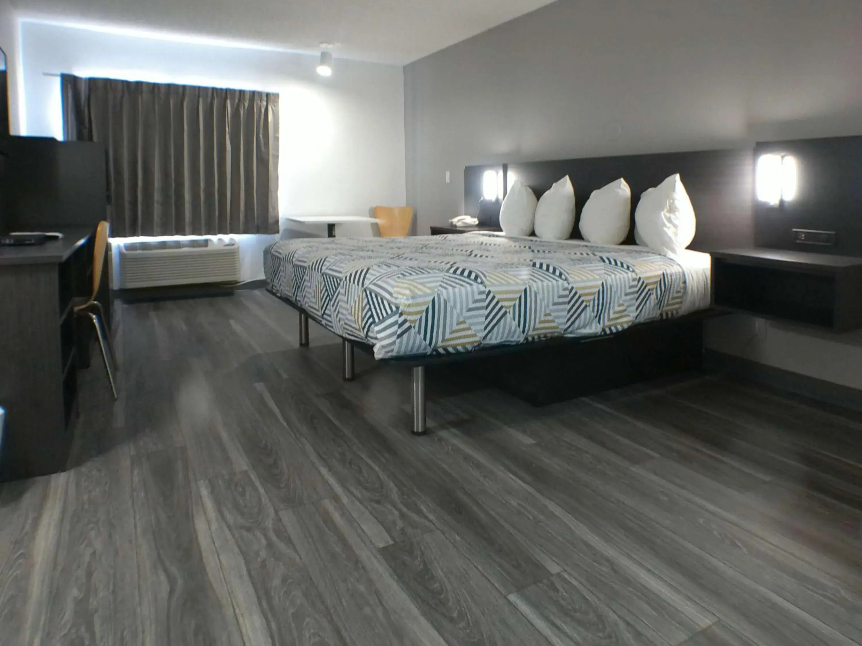 Bedroom, Bed in Motel 6-Winslow, AZ Bedroom, Bed in Motel 6-Winslow, AZ