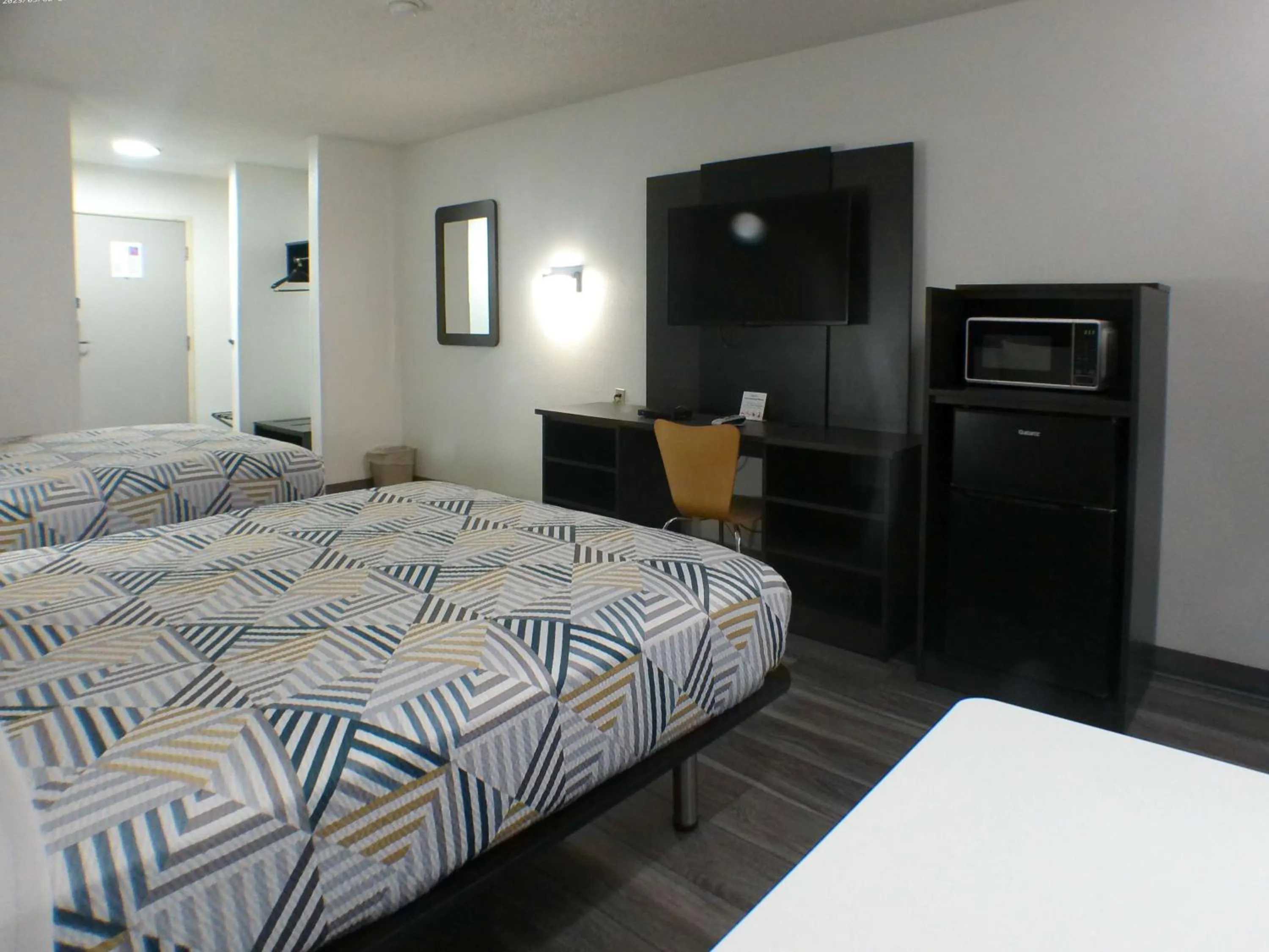 Bedroom, Bed in Motel 6-Winslow, AZ