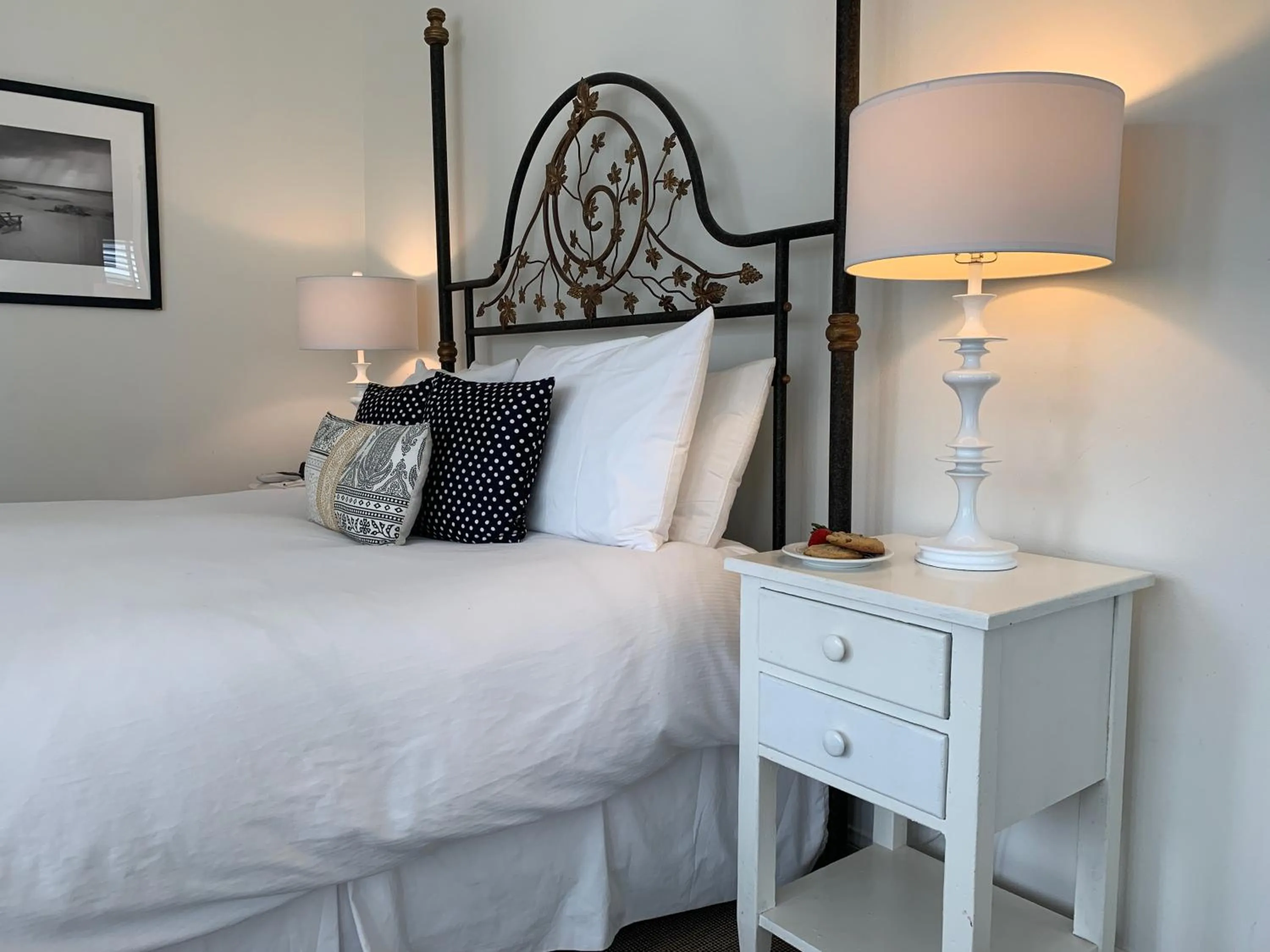 Bedroom, Bed in Inn at Playa del Rey