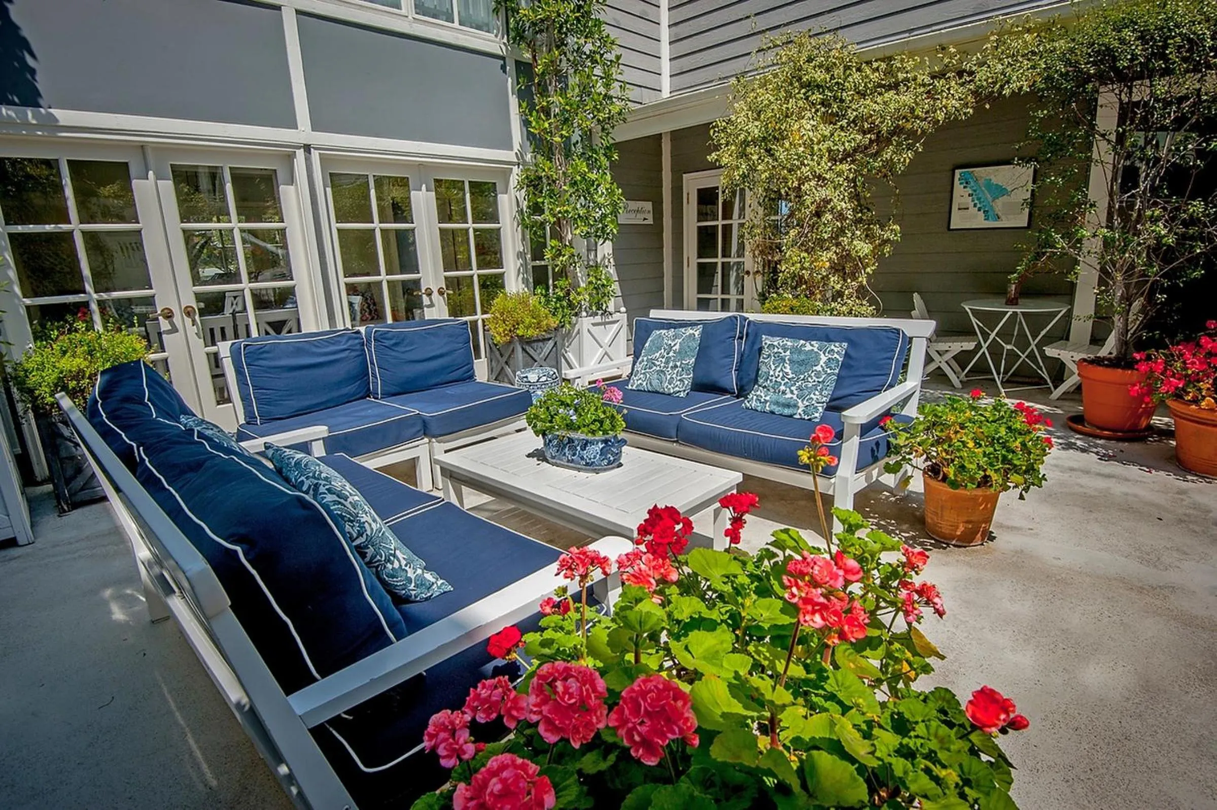 Patio in Inn at Playa del Rey