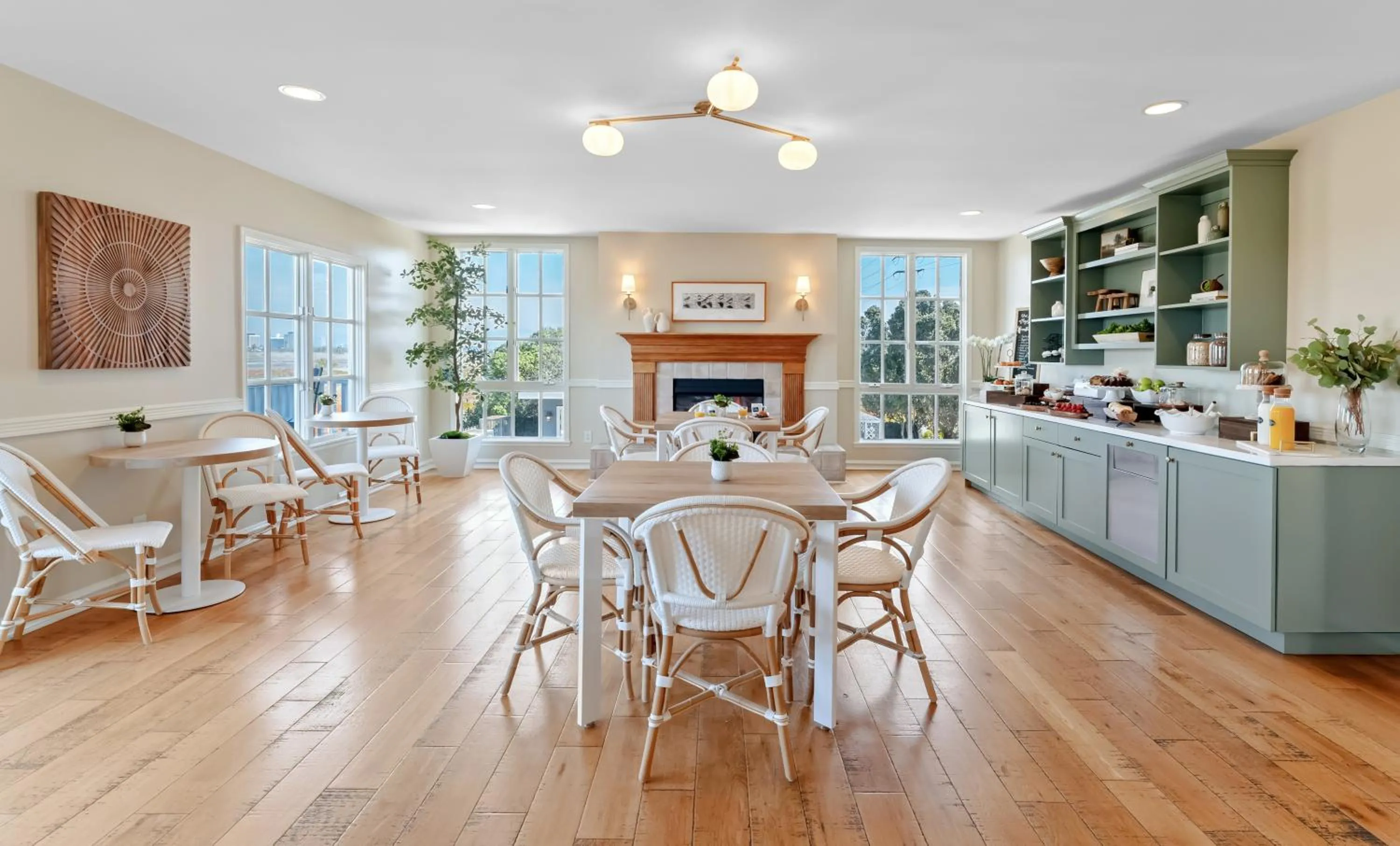 Dining area in Inn at Playa del Rey