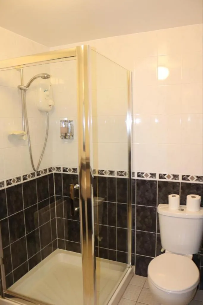 Shower in Hillview Lodge