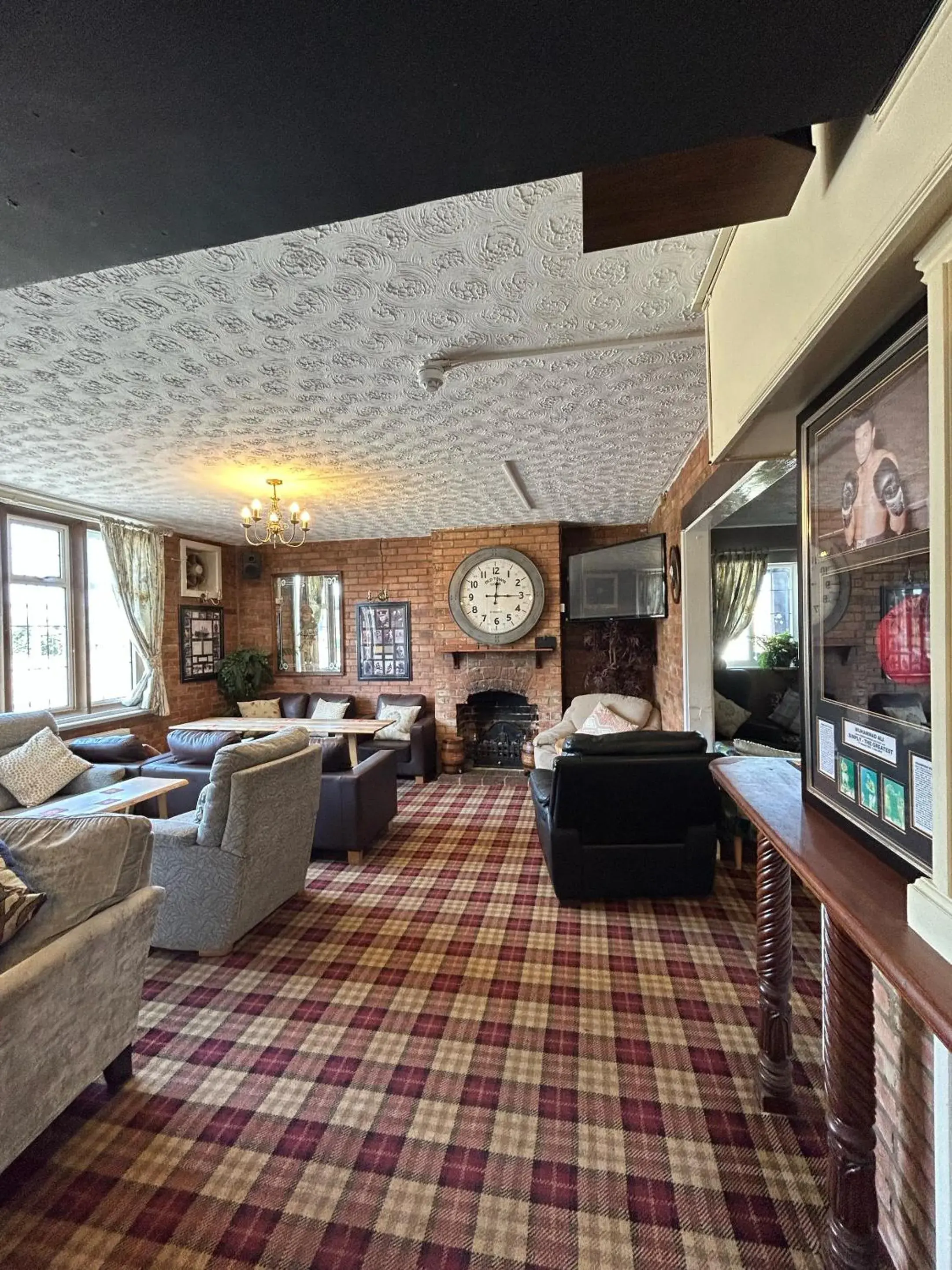 Lounge or bar in Halfway House Inn Country Lodge Lounge or bar in Halfway House Inn Country Lodge