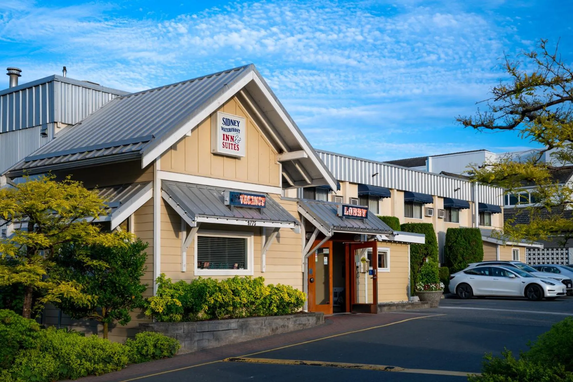 Facade/entrance in Sidney Waterfront Inn & Suites