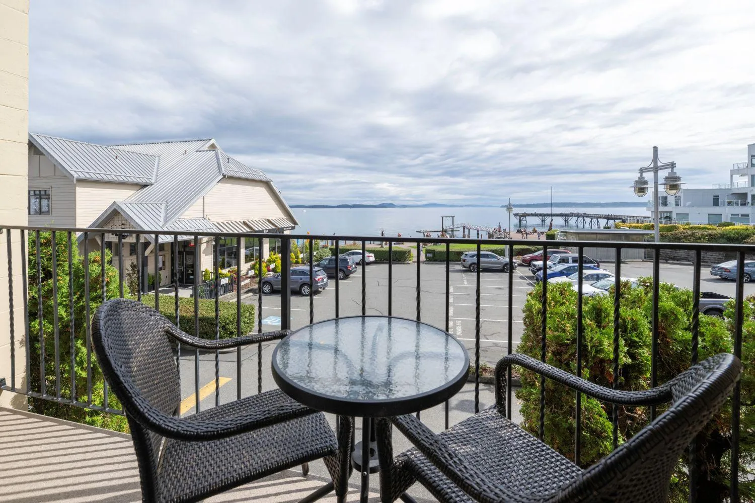 Sidney Waterfront Inn & Suites