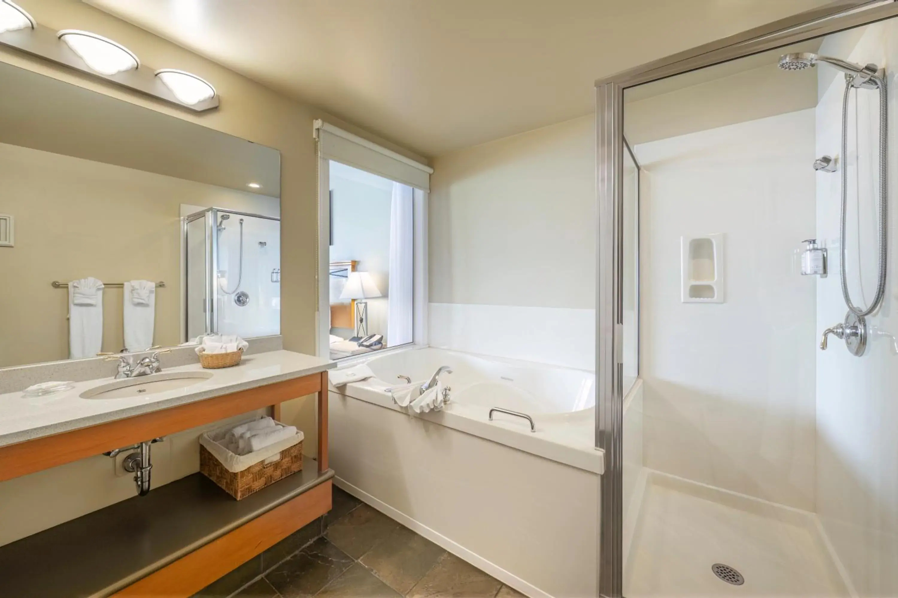 Bed in Sidney Waterfront Inn & Suites Bed in Sidney Waterfront Inn & Suites