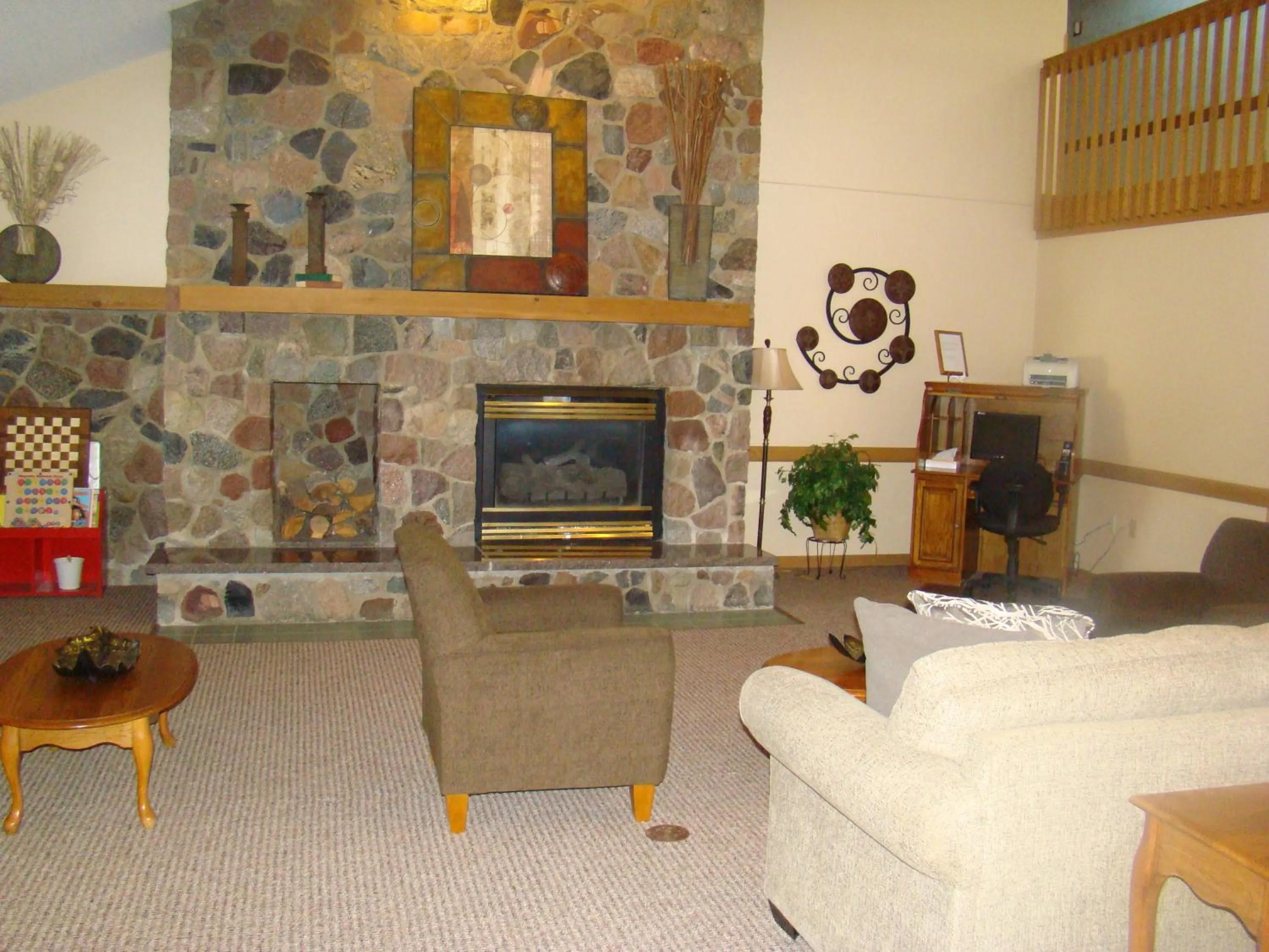 Lobby or reception in Boarders Inn & Suites by Cobblestone Hotels - Faribault