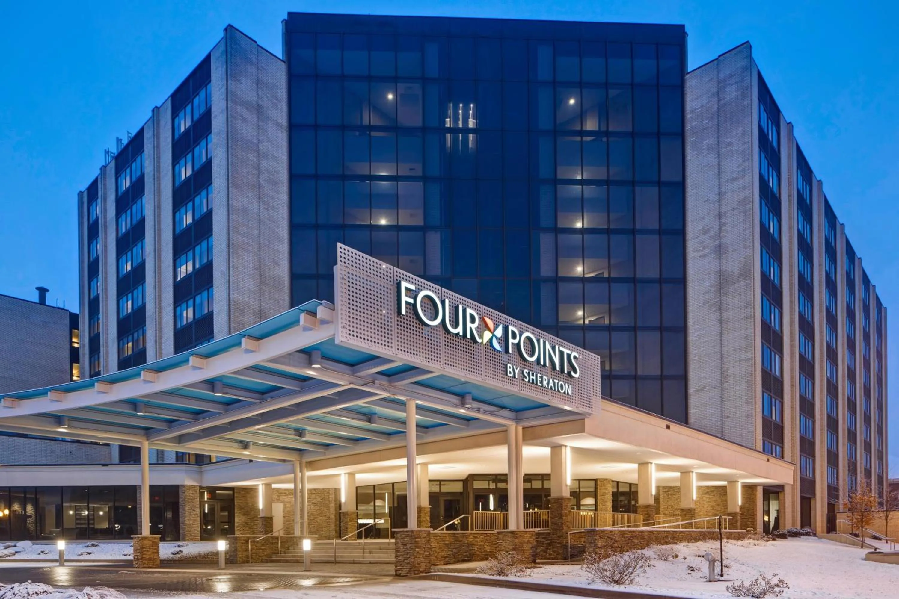 Property building in Four Points by Sheraton Peoria