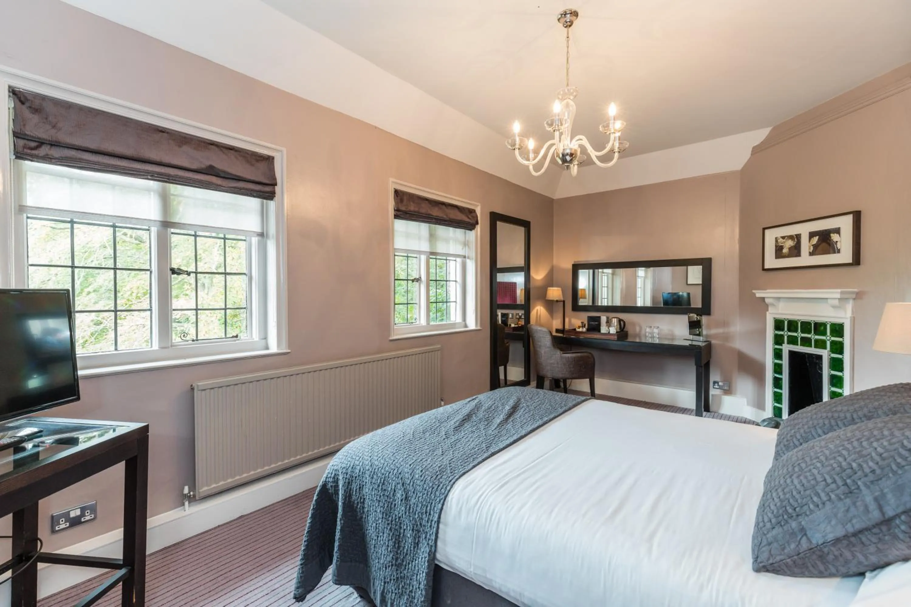 Bed in Gorse Hill Hotel