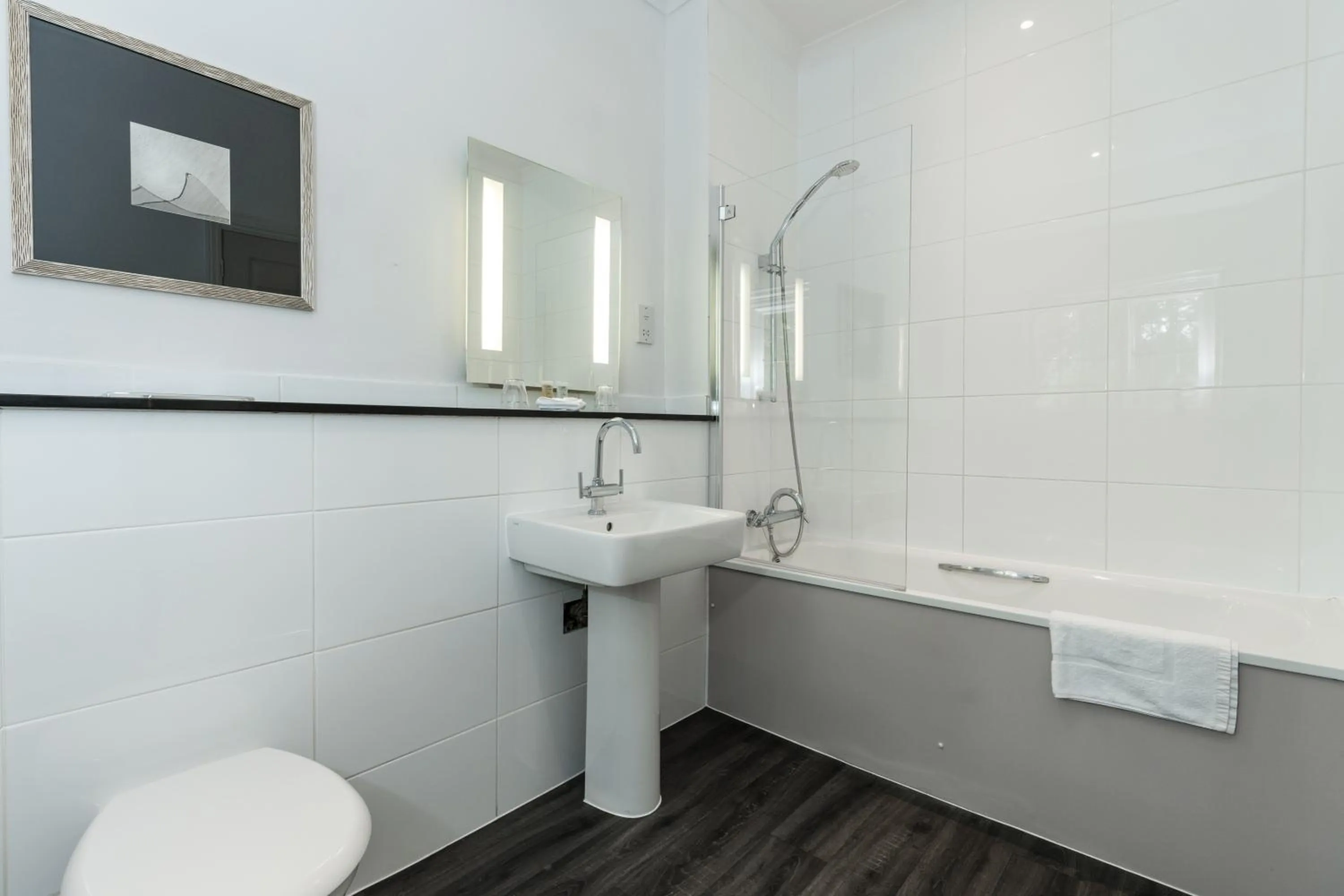 Shower in Gorse Hill Hotel