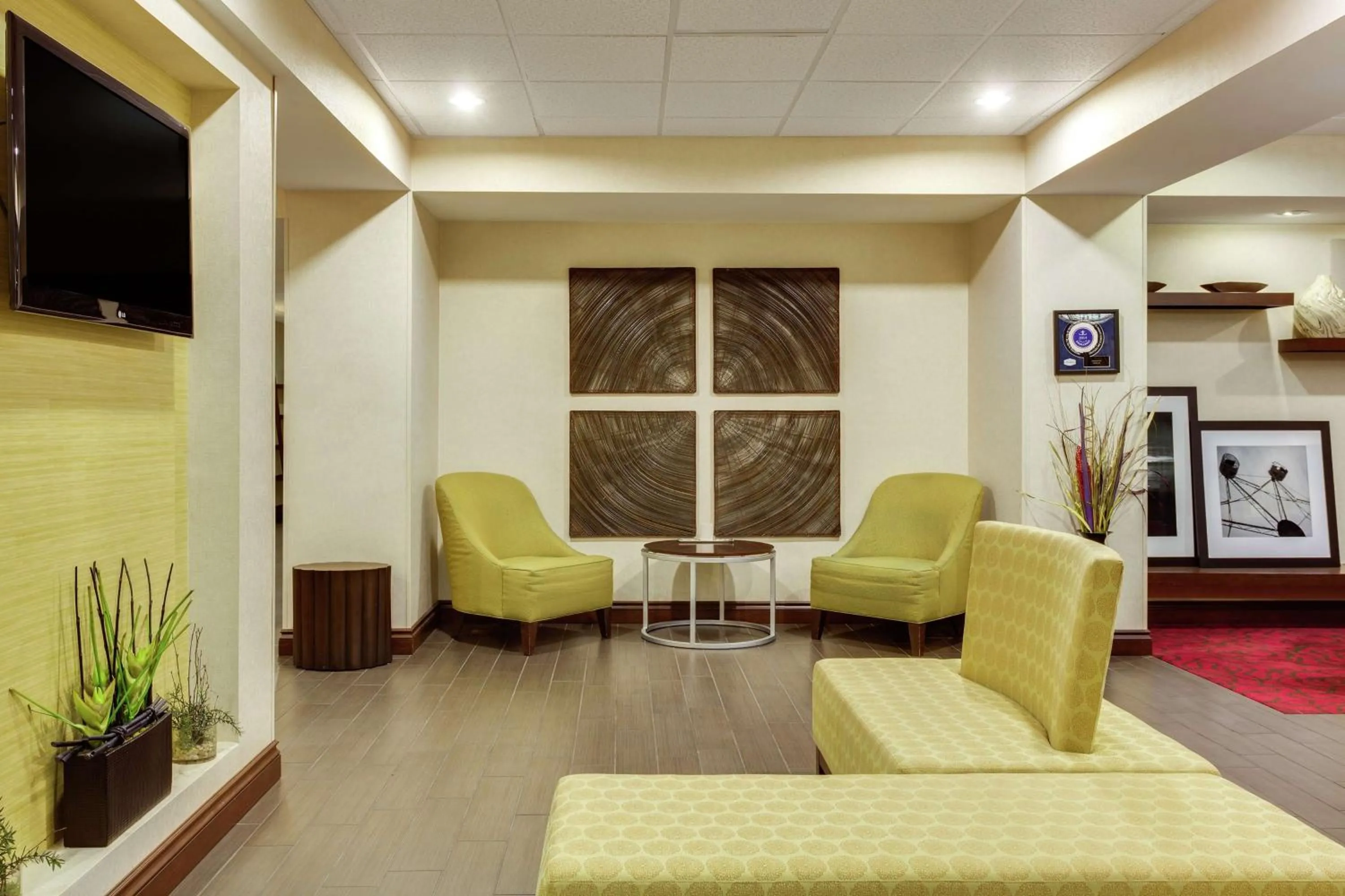 Lobby or reception in Hampton Inn Ozark