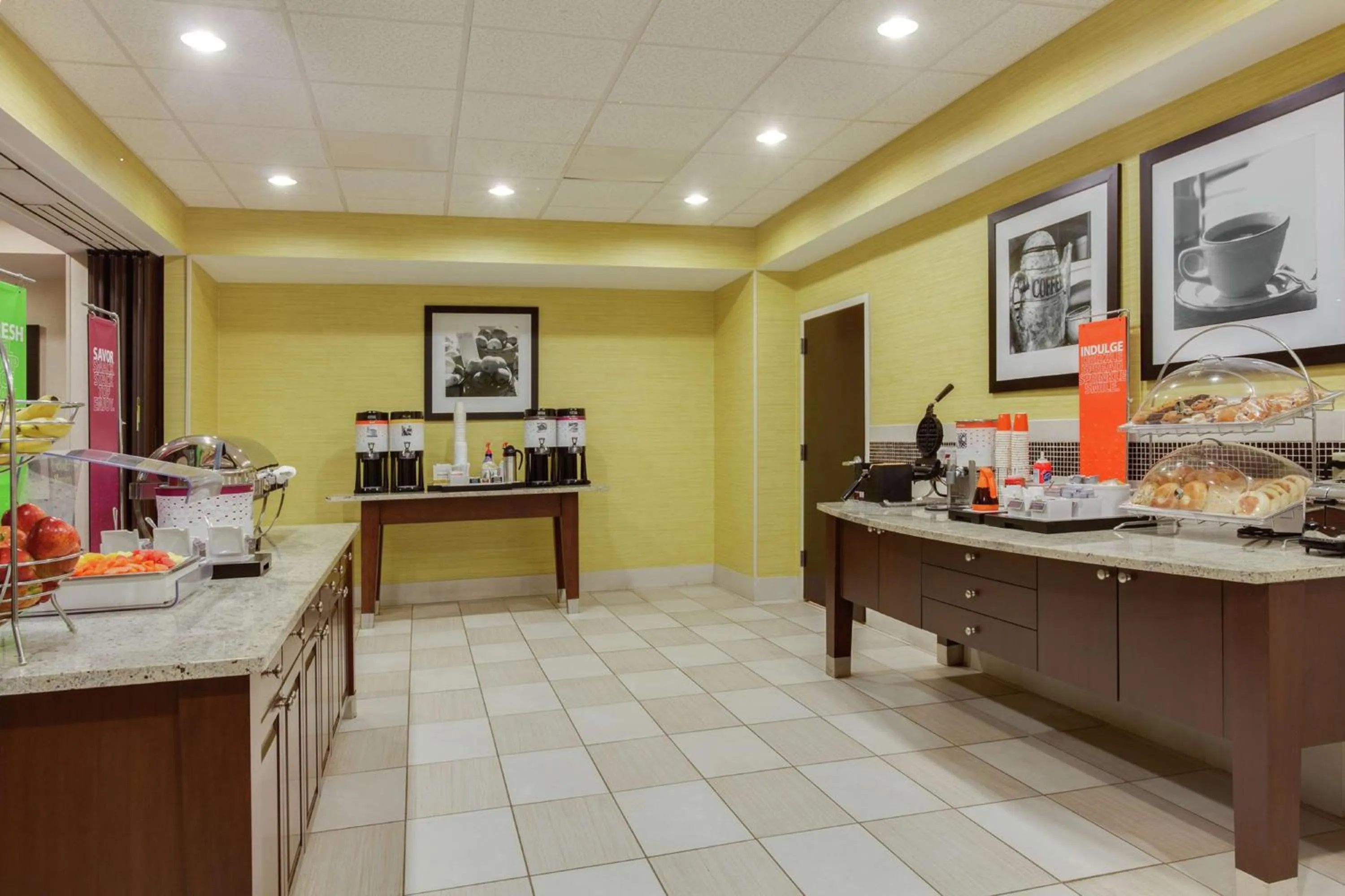 Breakfast in Hampton Inn Ozark